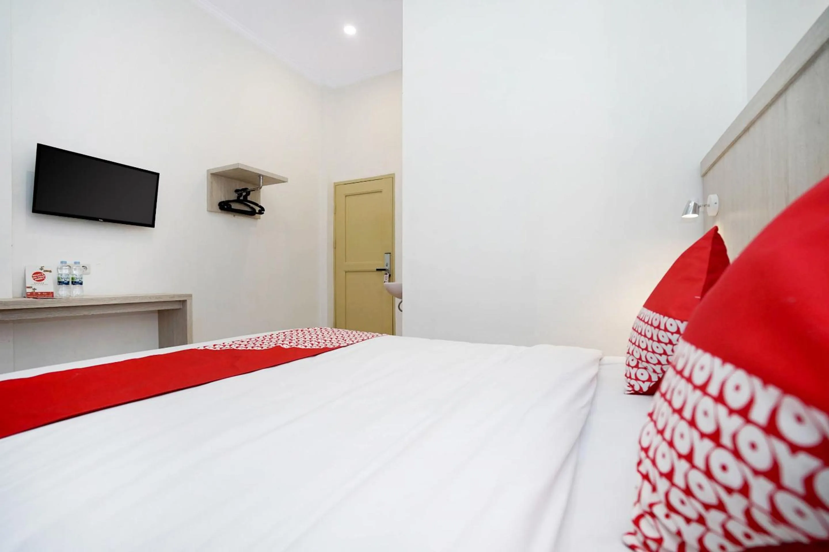 Bedroom in OYO Life 1299 Balcony Orange Homestay