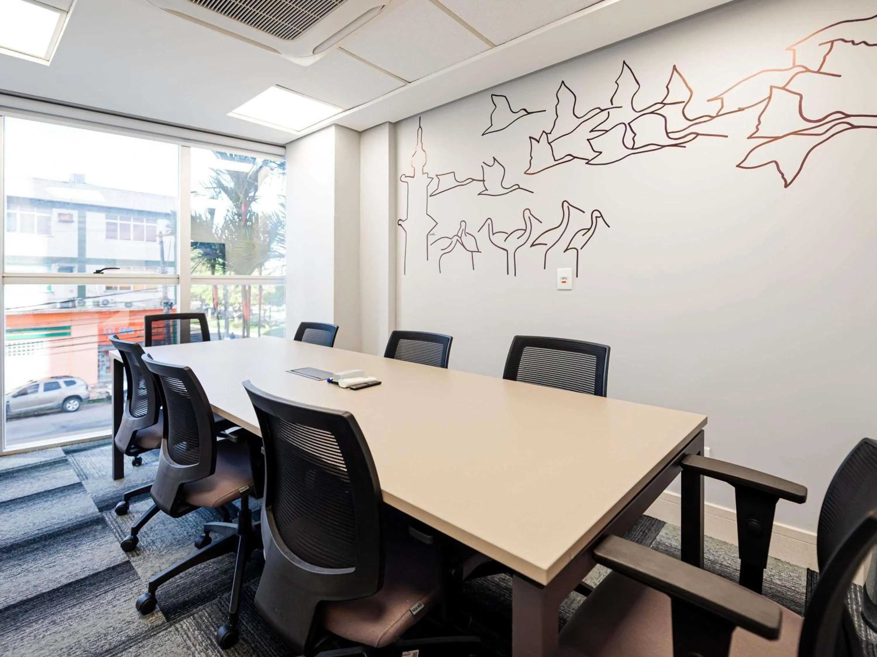 Meeting/conference room in Ibis Styles Belém Hangar