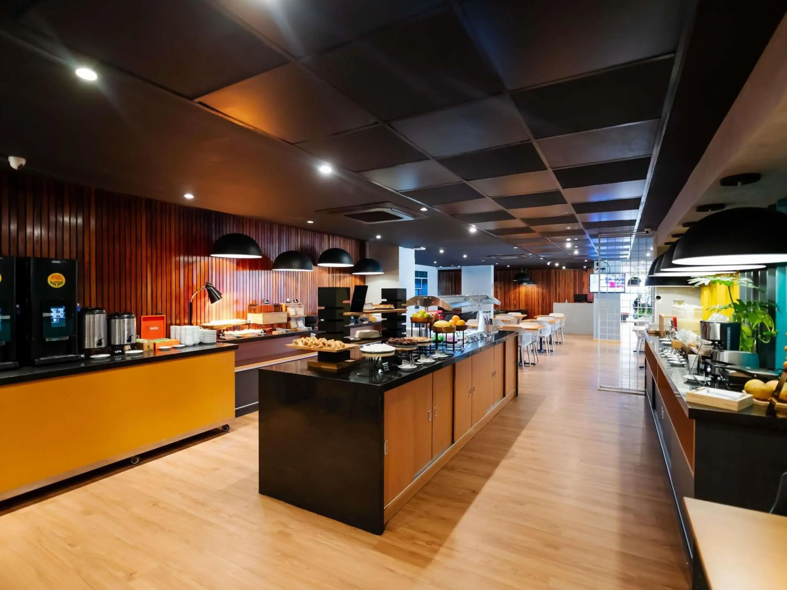 Restaurant/places to eat in Ibis Styles Belém Hangar Restaurant/places to eat in Ibis Styles Belém Hangar