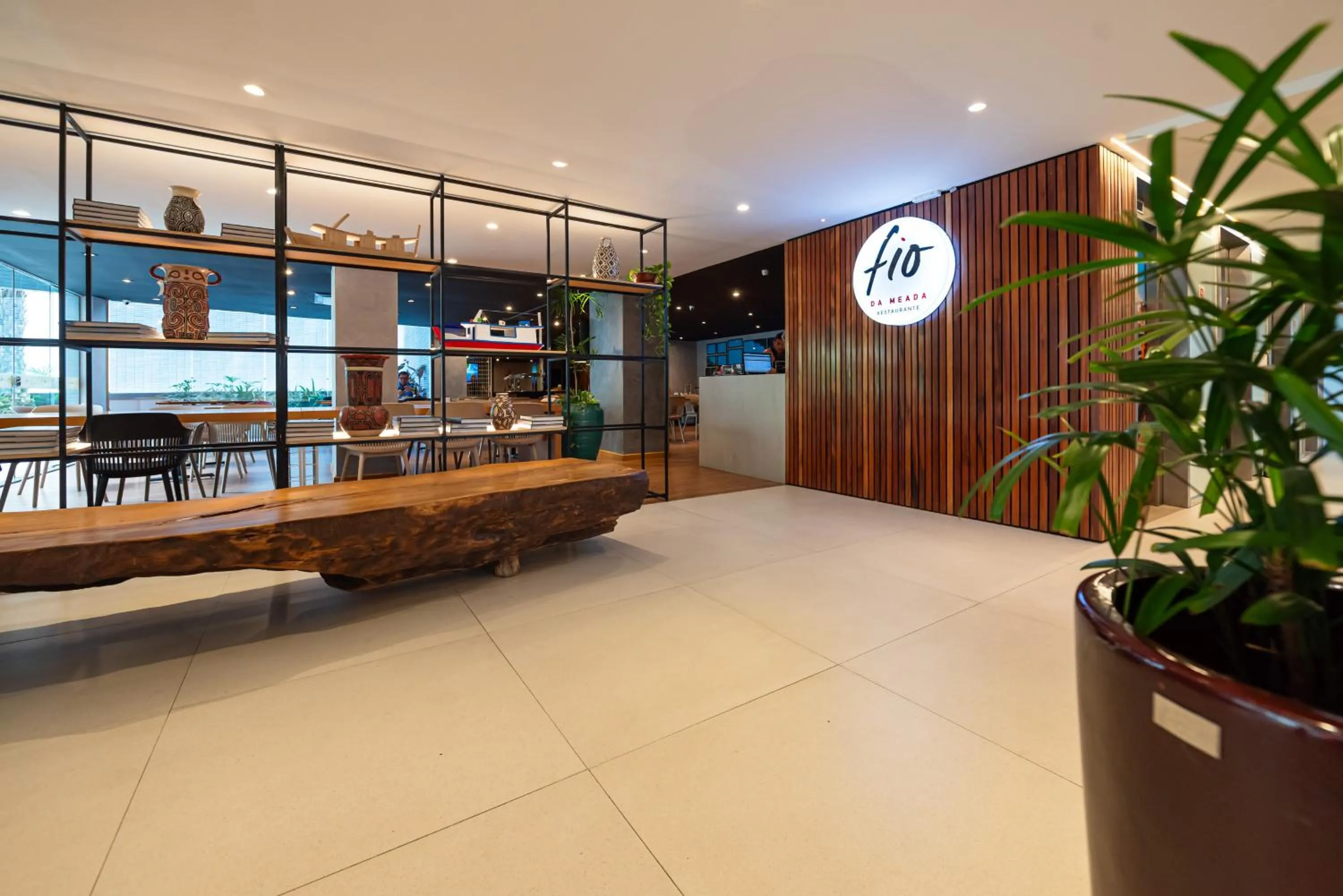 Restaurant/places to eat in Ibis Styles Belém Hangar