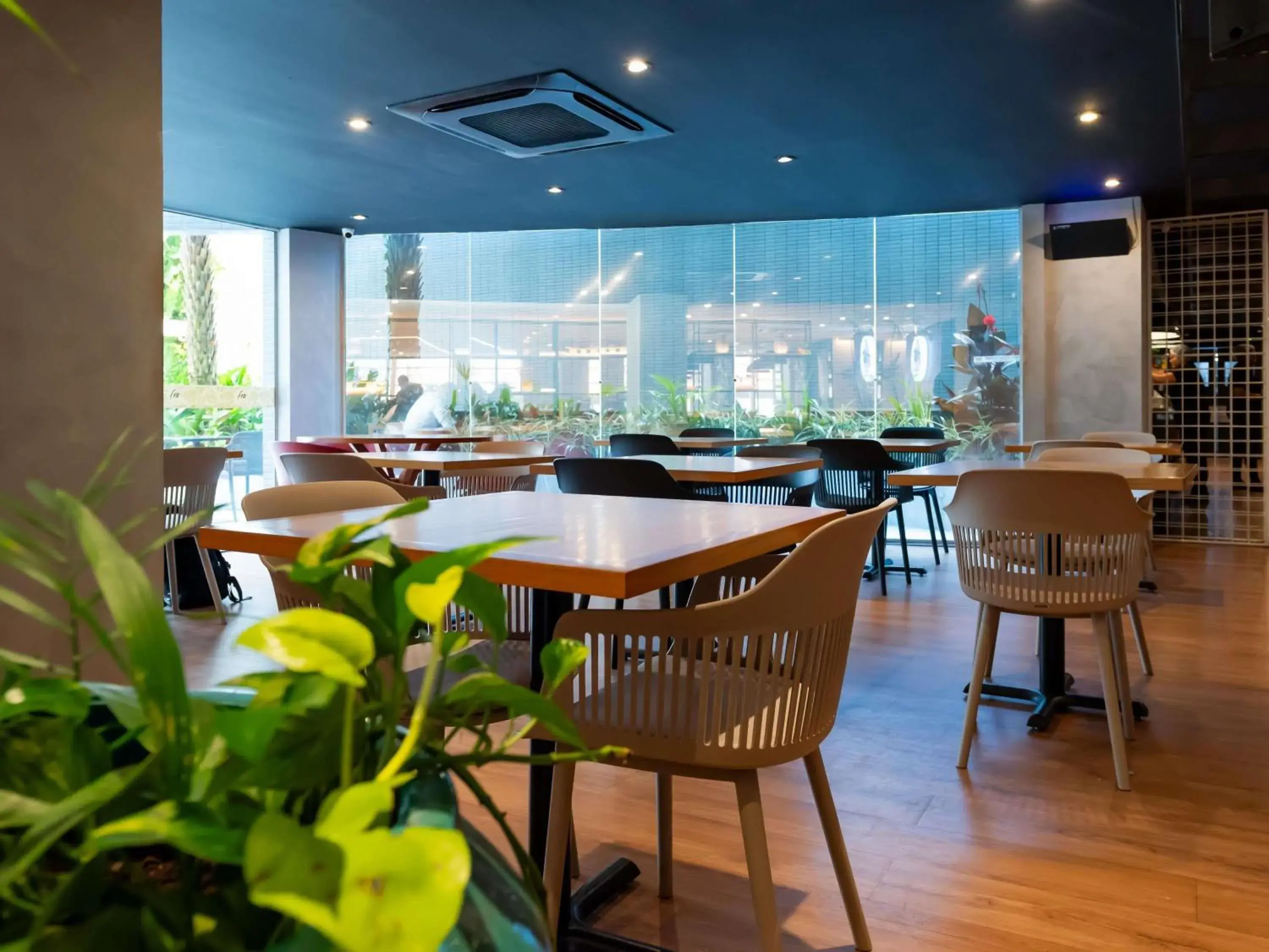 Restaurant/places to eat in Ibis Styles Belém Hangar Restaurant/places to eat in Ibis Styles Belém Hangar