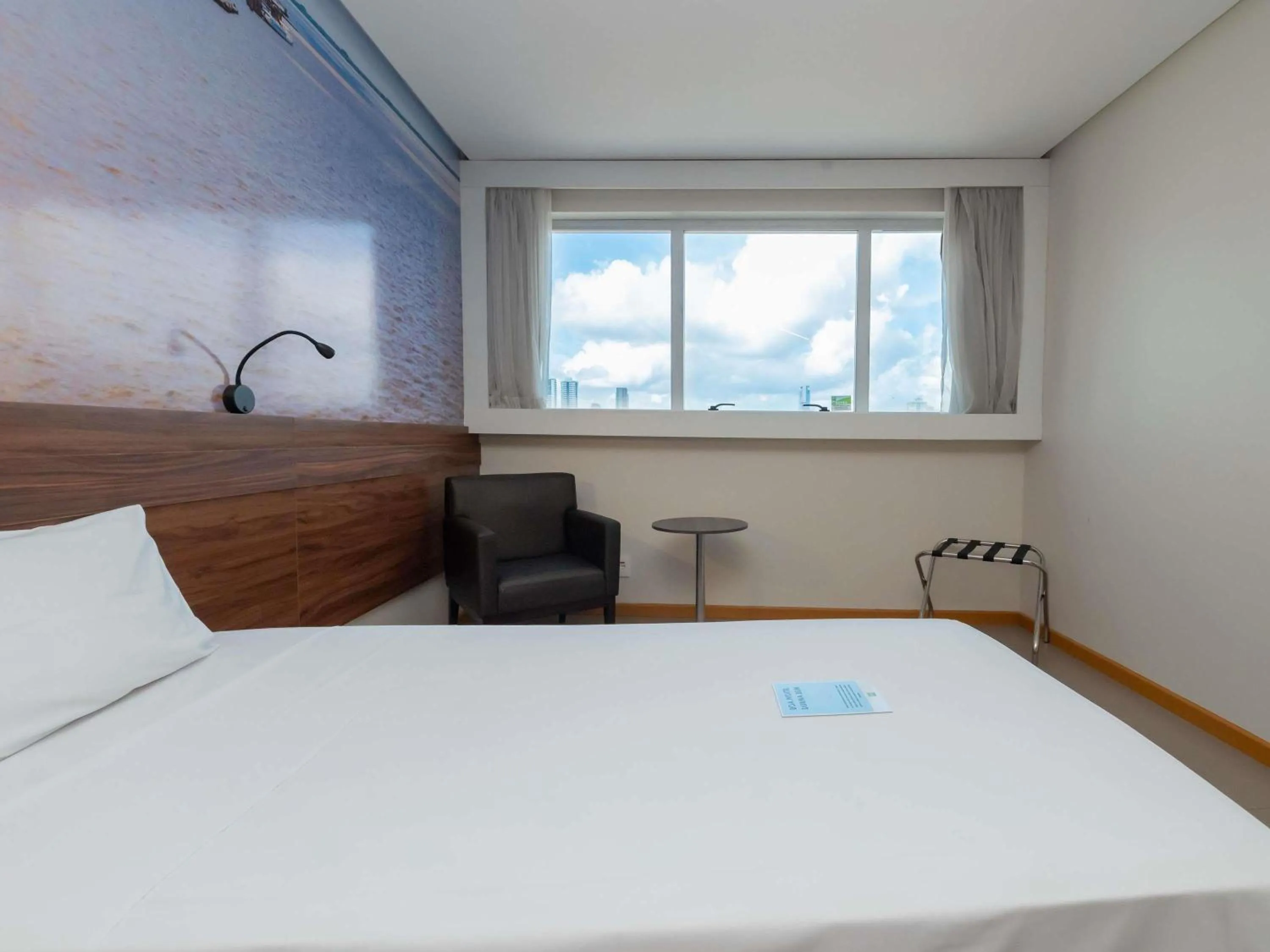 Bedroom, Bed in Ibis Styles Belém Hangar