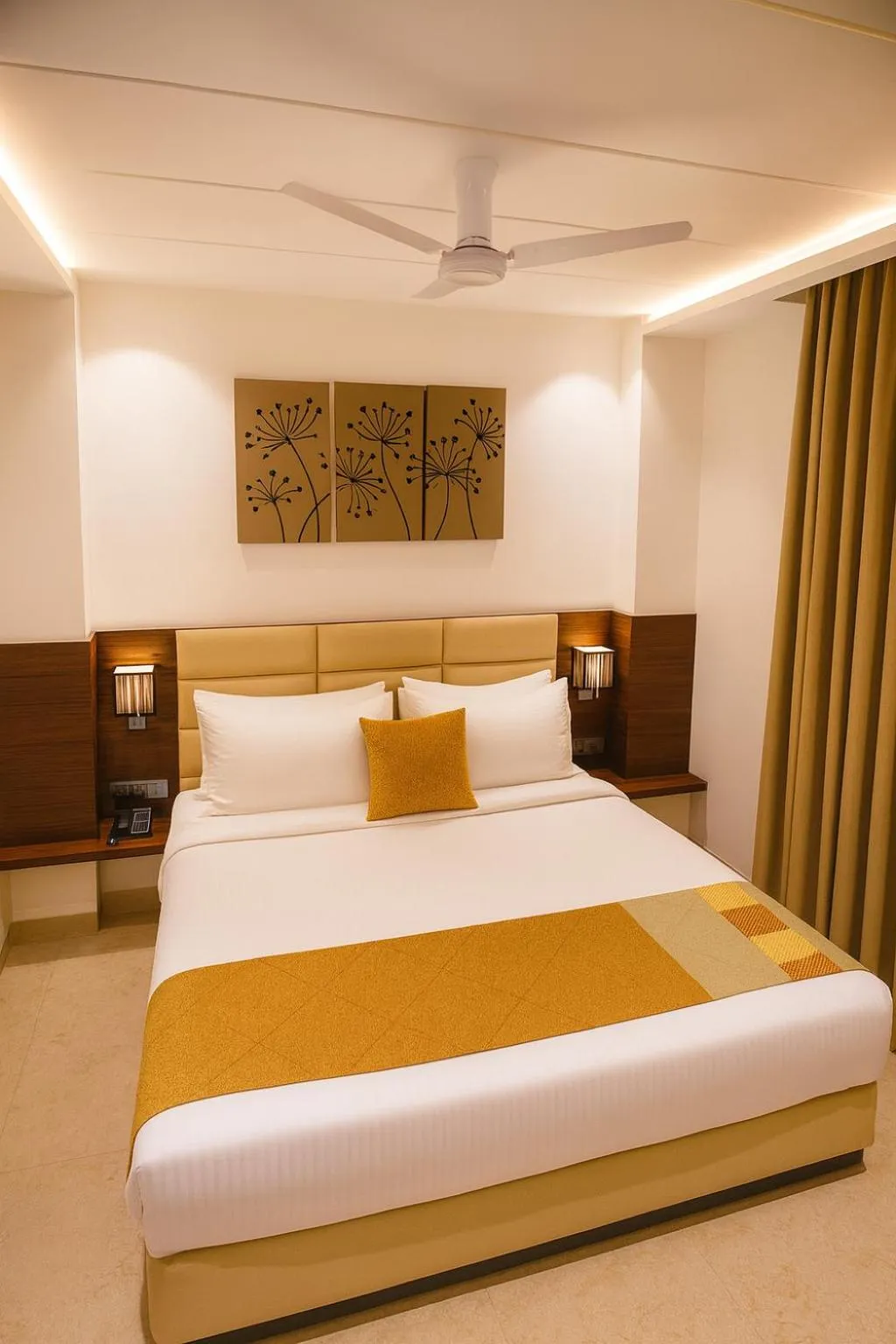 Bed in HOTEL TEN SQUARE - 5 Minutes from The Taj Mahal