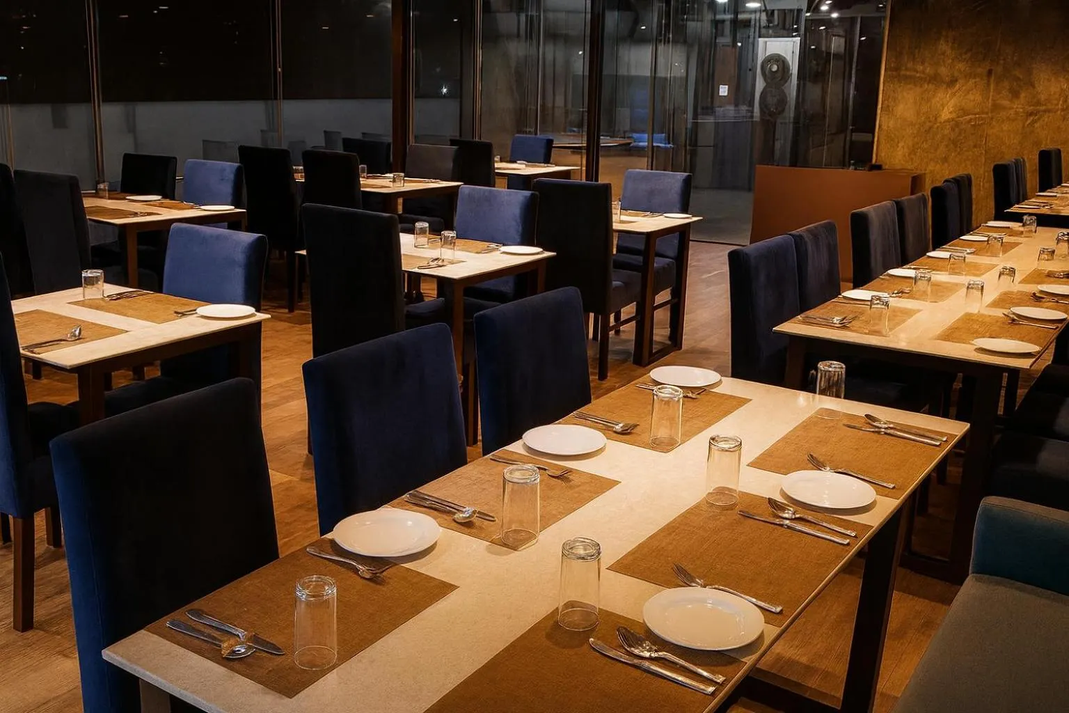 Restaurant/places to eat in HOTEL TEN SQUARE - 5 Minutes from The Taj Mahal