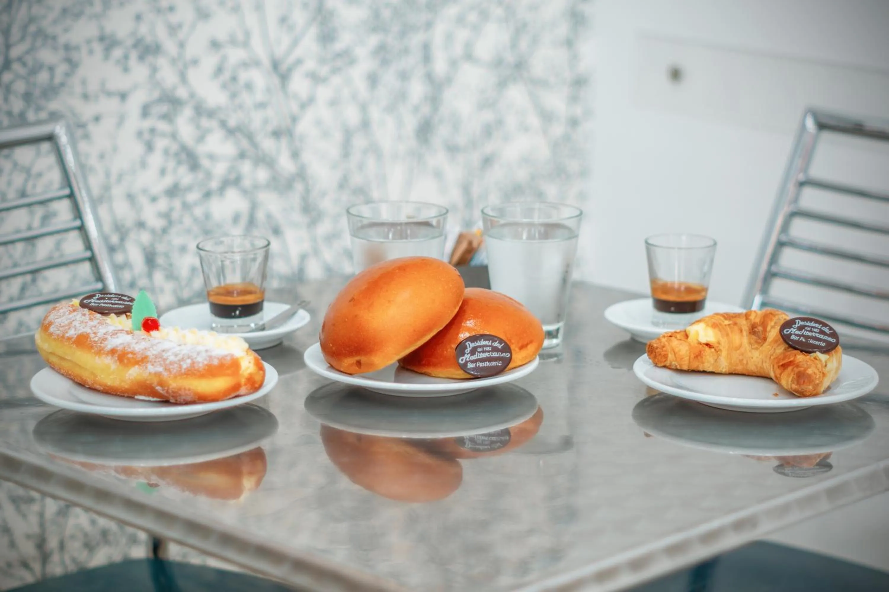 Breakfast in Mediterraneo Palace Luxury Affittacamere