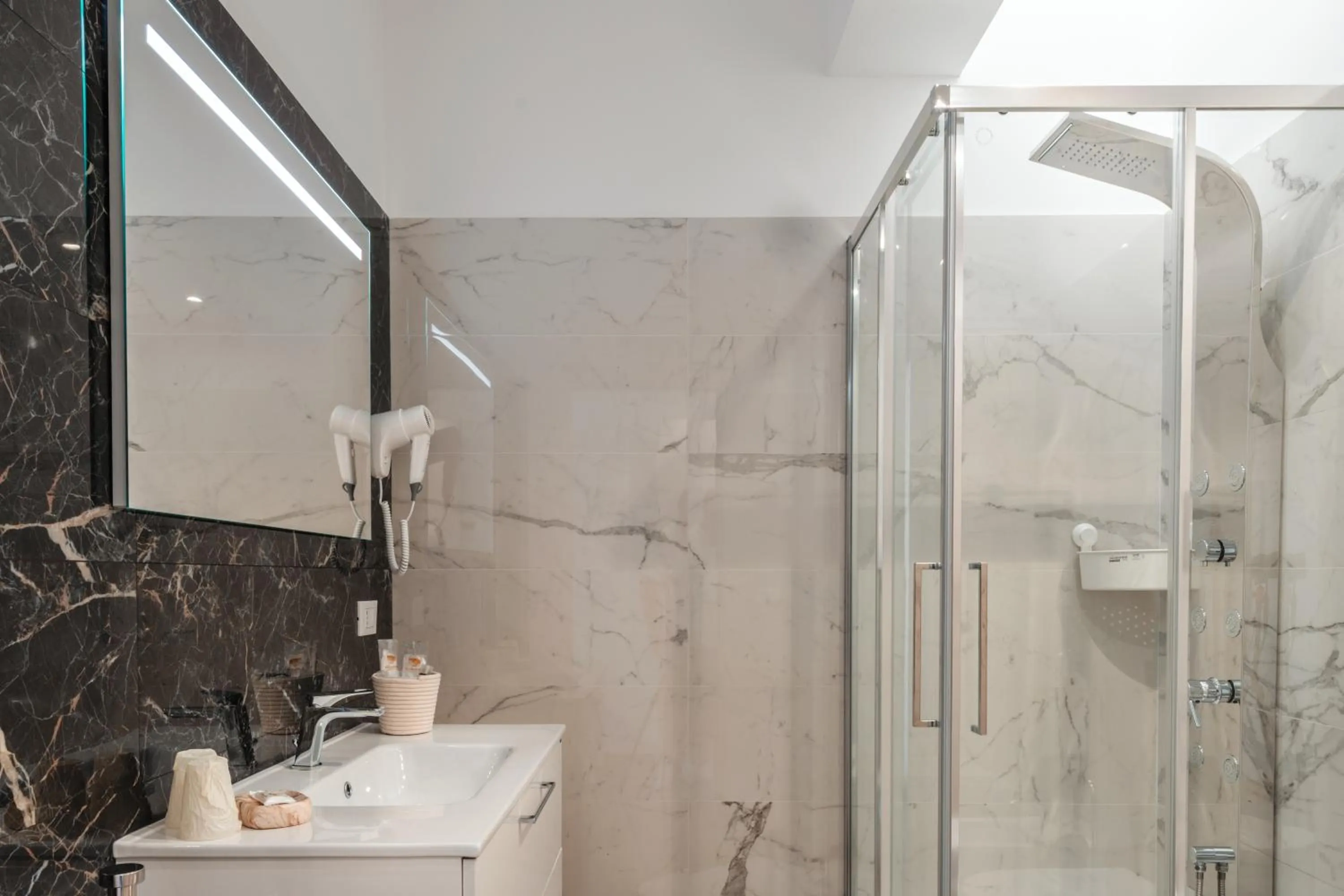 Bathroom in Mediterraneo Palace Luxury Affittacamere