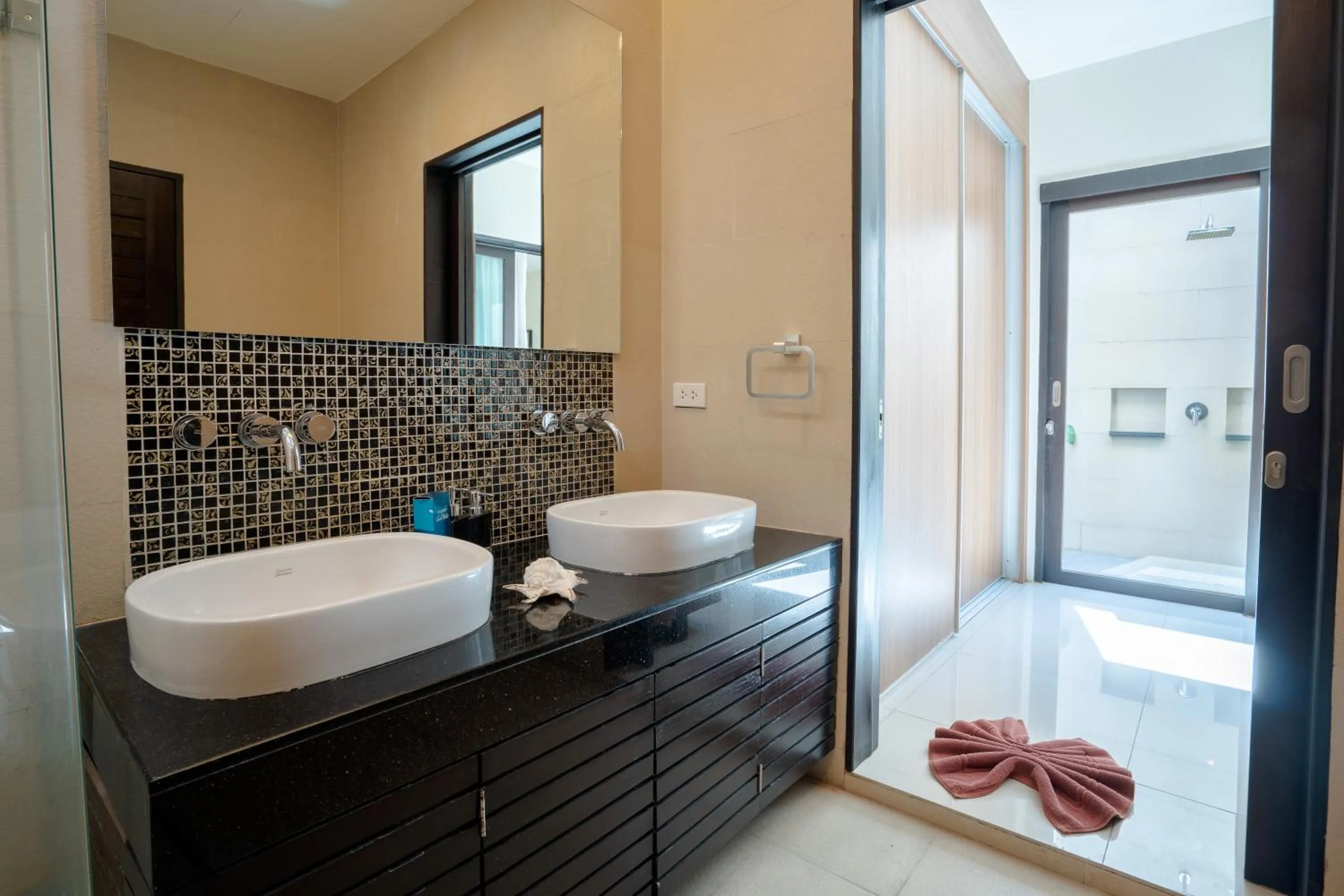Shower in Layantara Villas