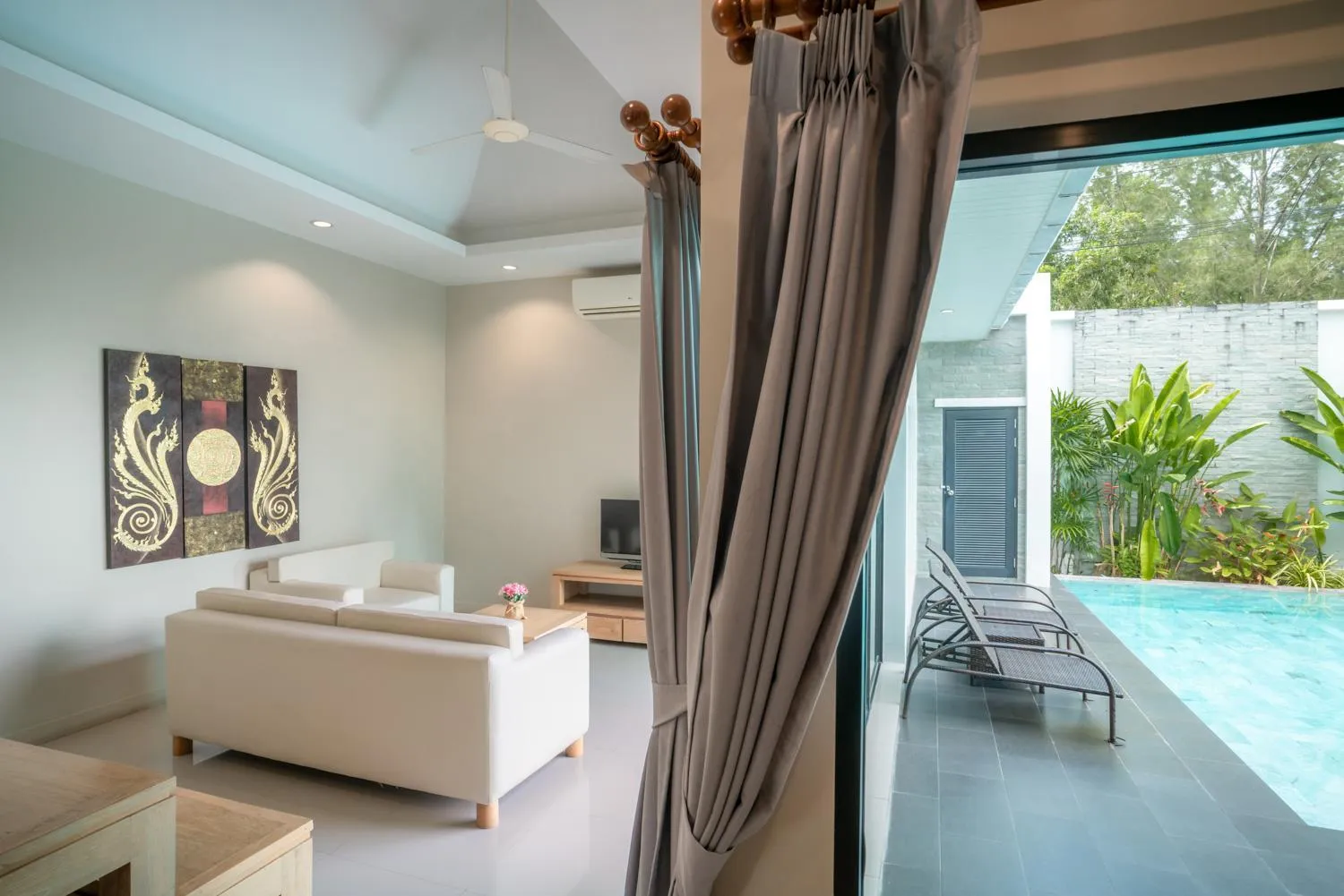 Swimming pool in Layantara Villas