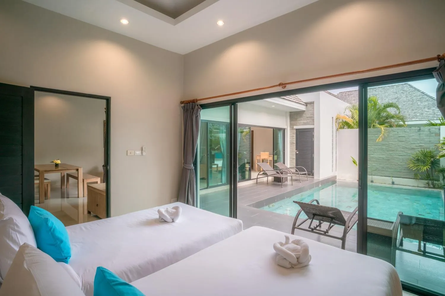 Photo of the whole room, Bed in Layantara Villas