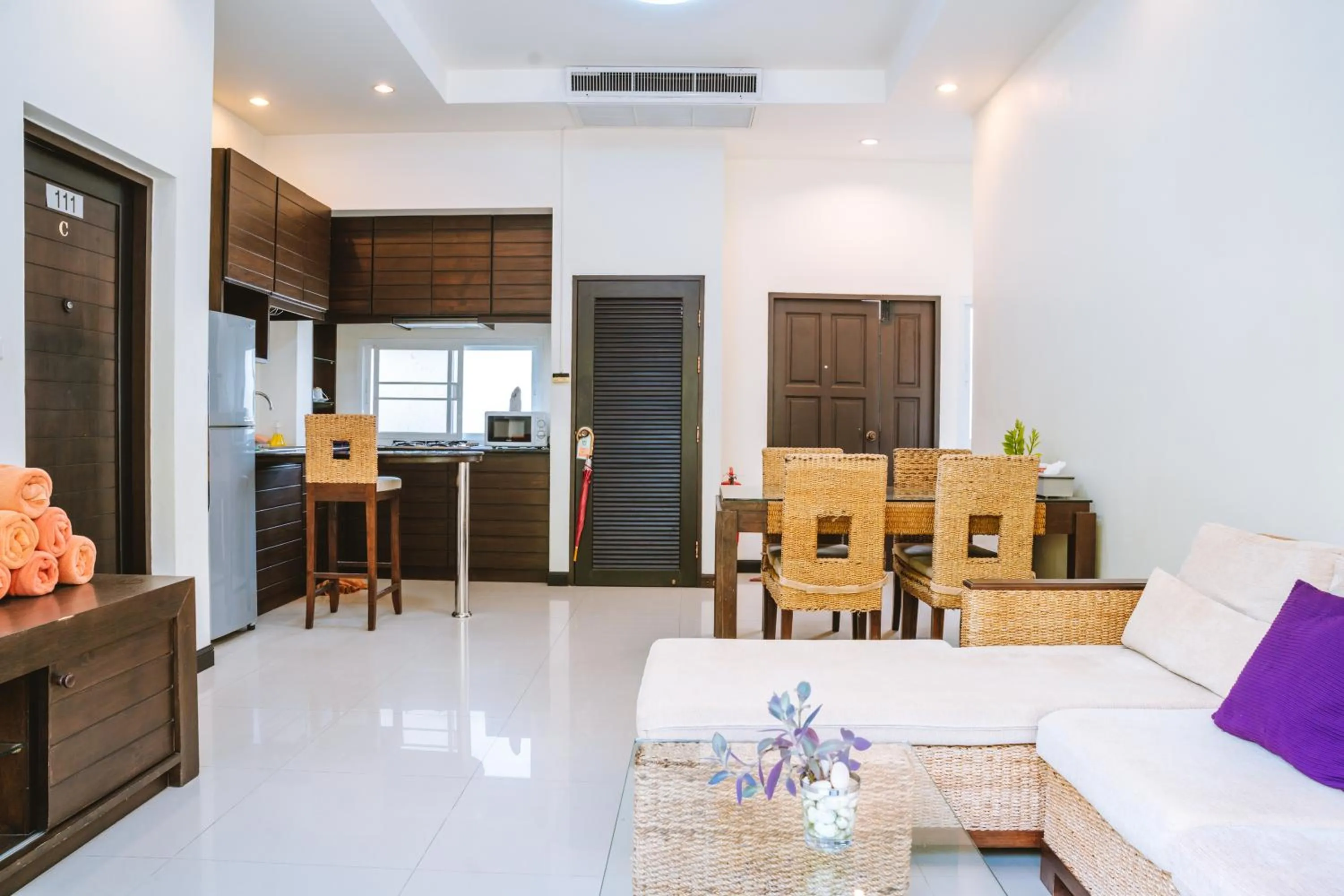 Kitchen or kitchenette in Layantara Villas