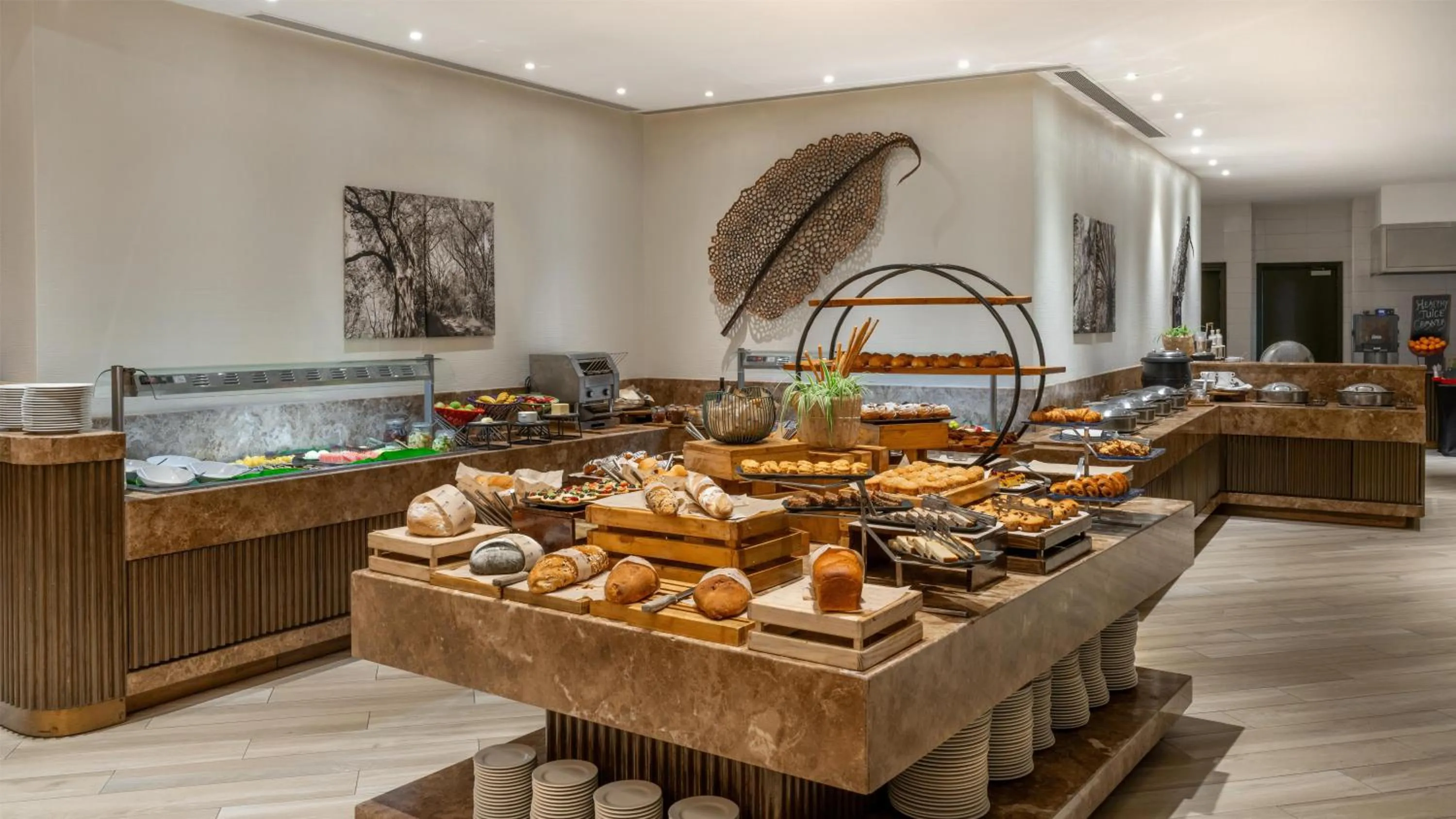 Restaurant/places to eat in Radisson Blu Hotel & Residence Nairobi Arboretum