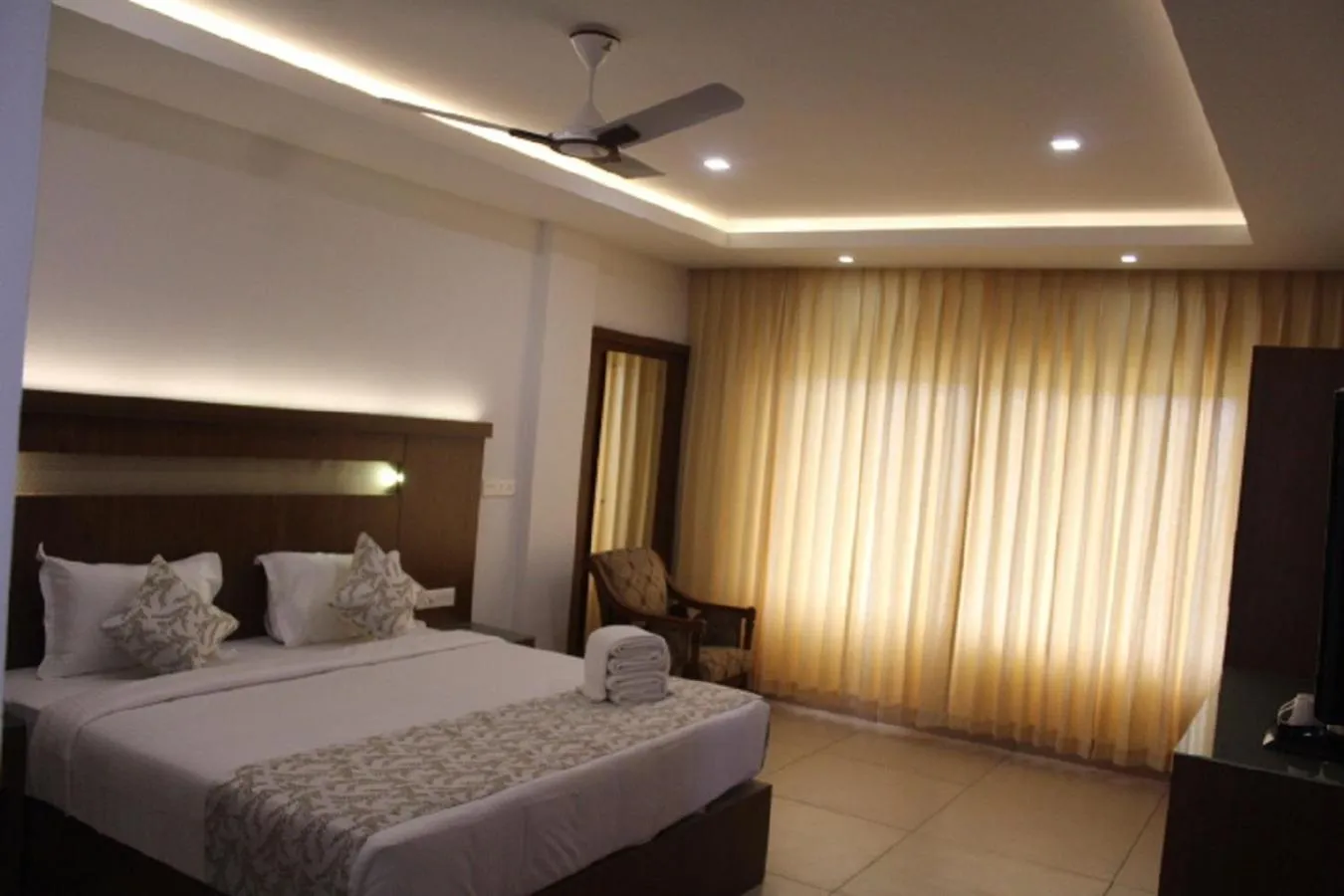 Photo of the whole room, Bed in The Lake View Munnar