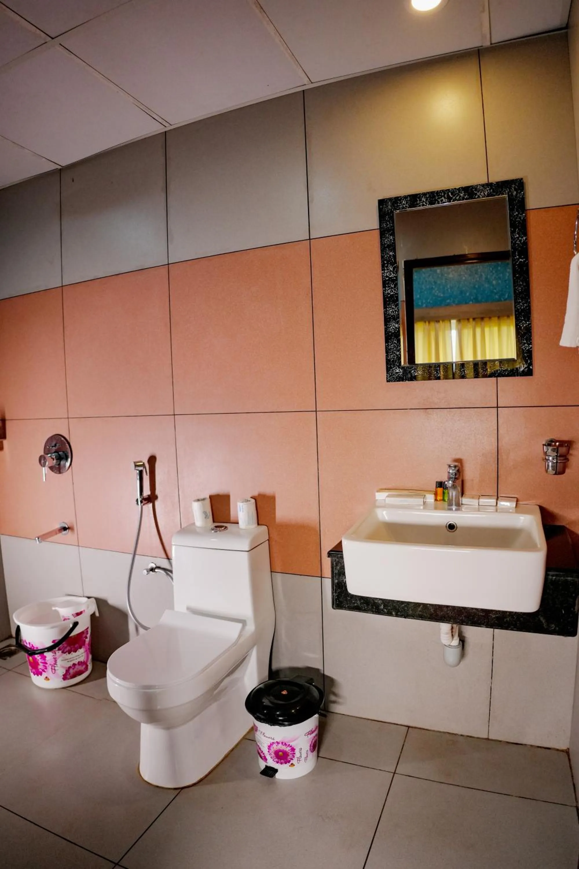 Bathroom in The Lake View Munnar