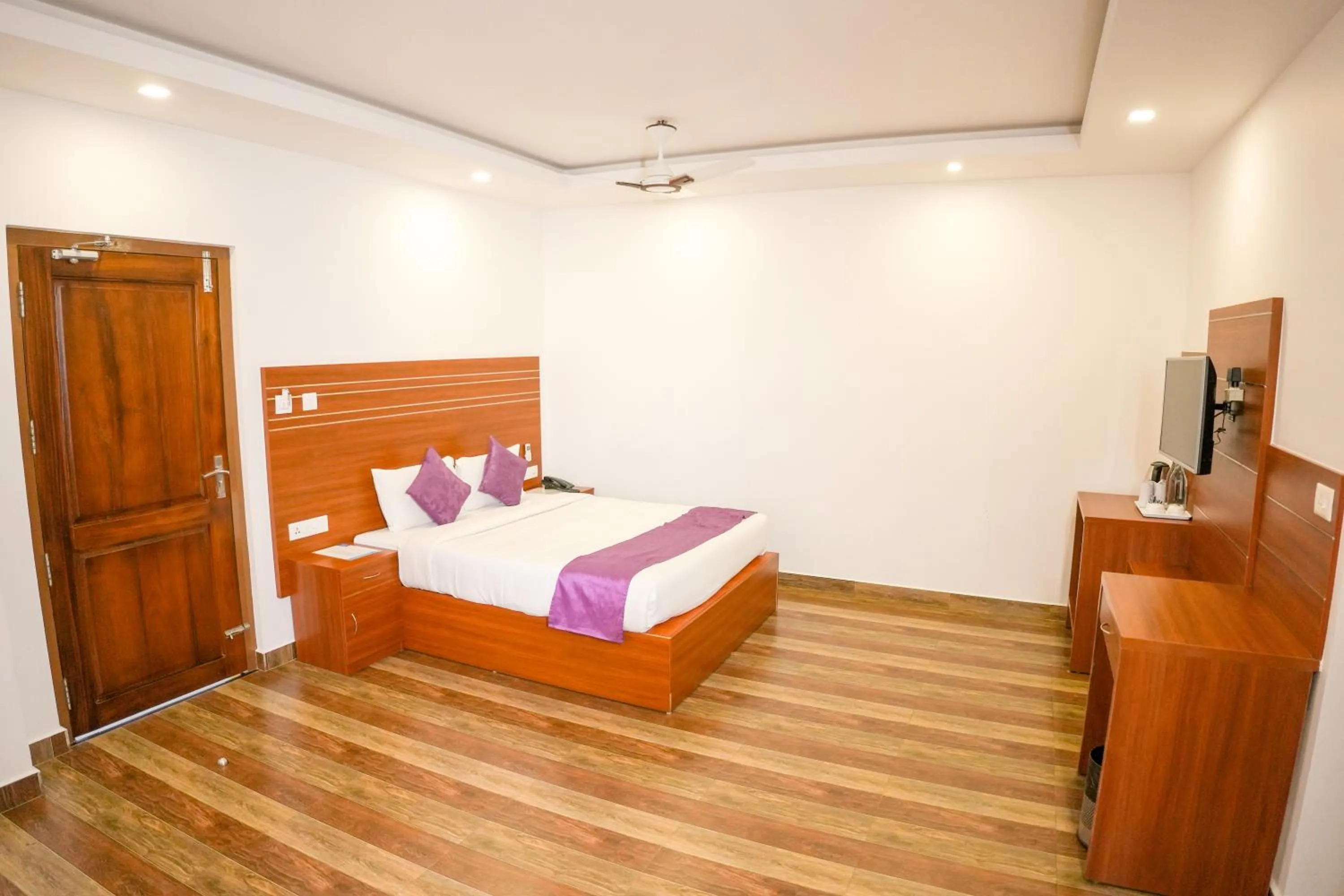 Bed in The Lake View Munnar