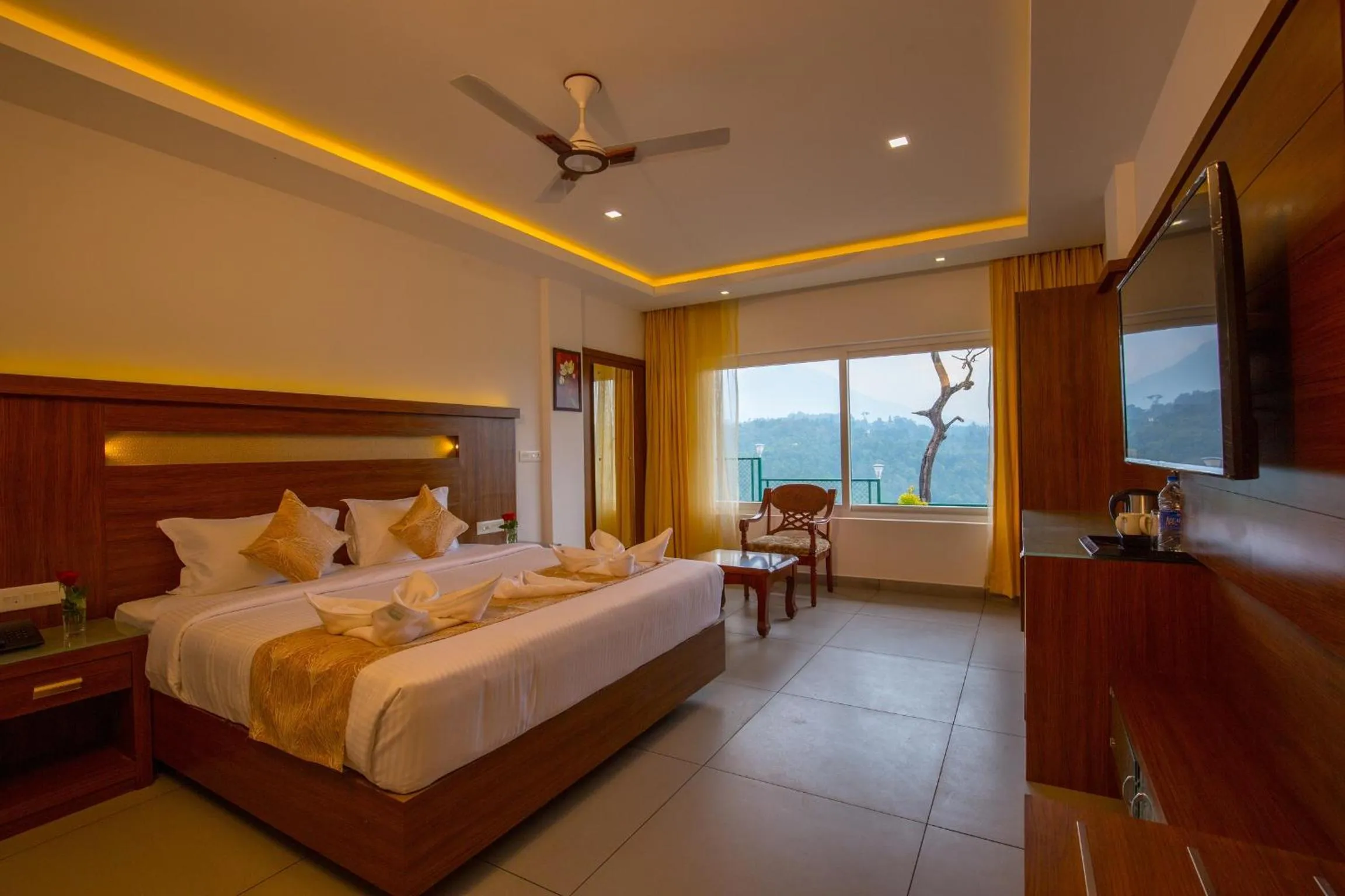 Photo of the whole room, Bed in The Lake View Munnar
