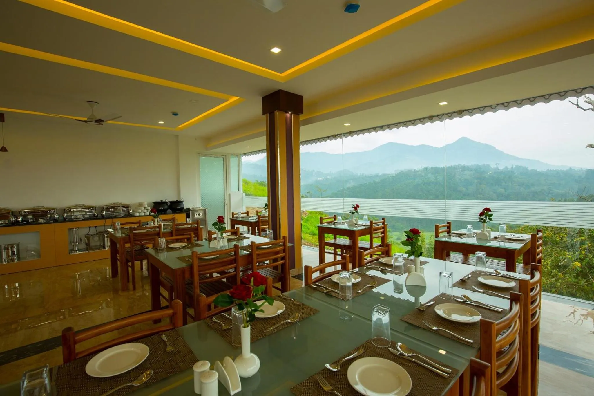 Restaurant/places to eat in The Lake View Munnar