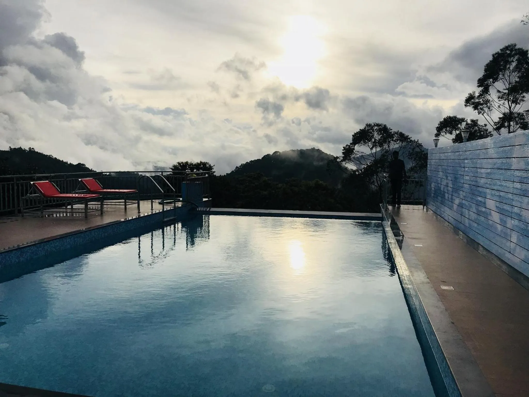 Swimming pool in The Lake View Munnar