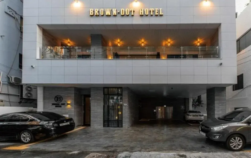 Property building in Brown Dot Hotel Deokcheon Property building in Brown Dot Hotel Deokcheon