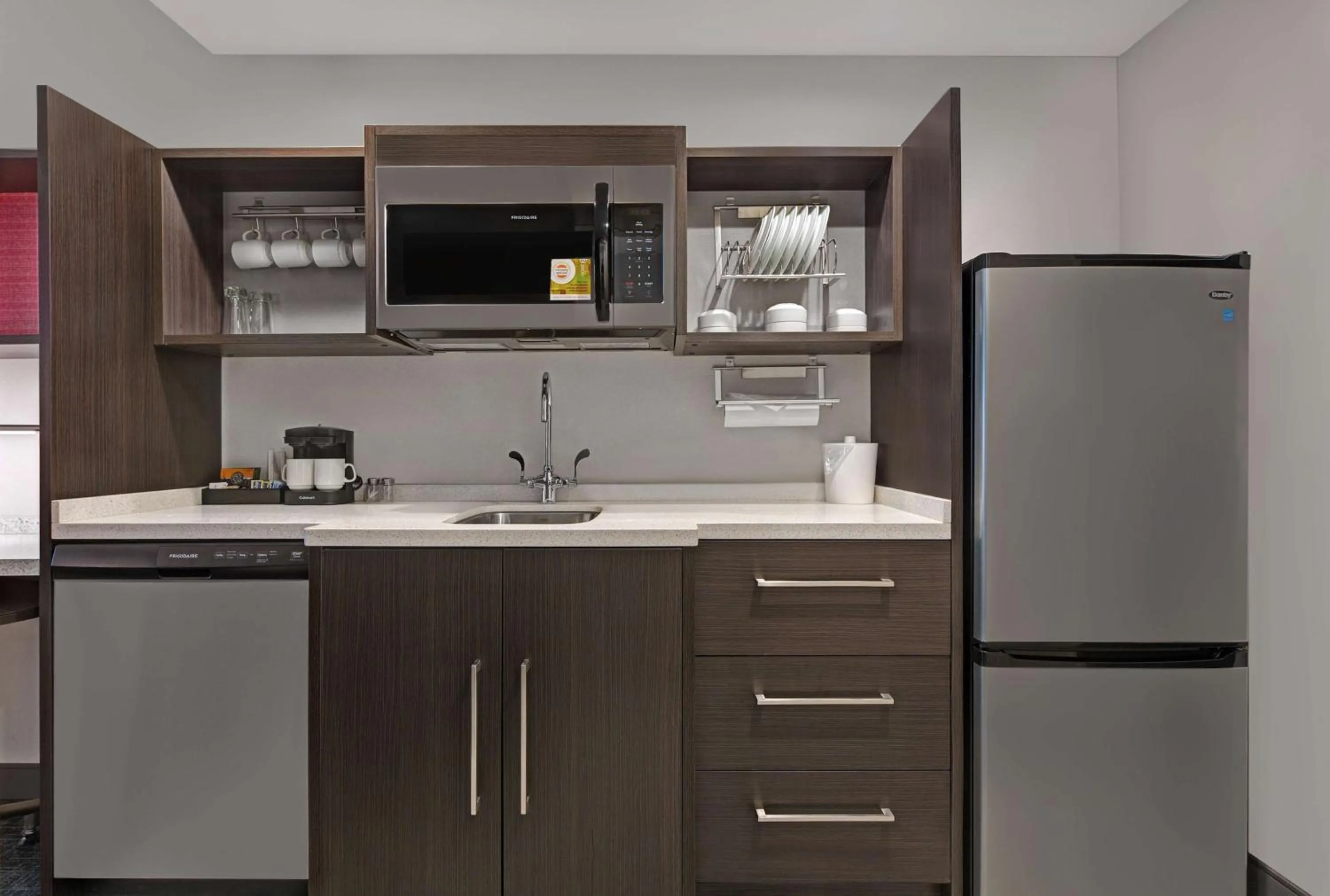 Kitchen or kitchenette in Home2 Suites By Hilton Memphis Wolfchase Galleria