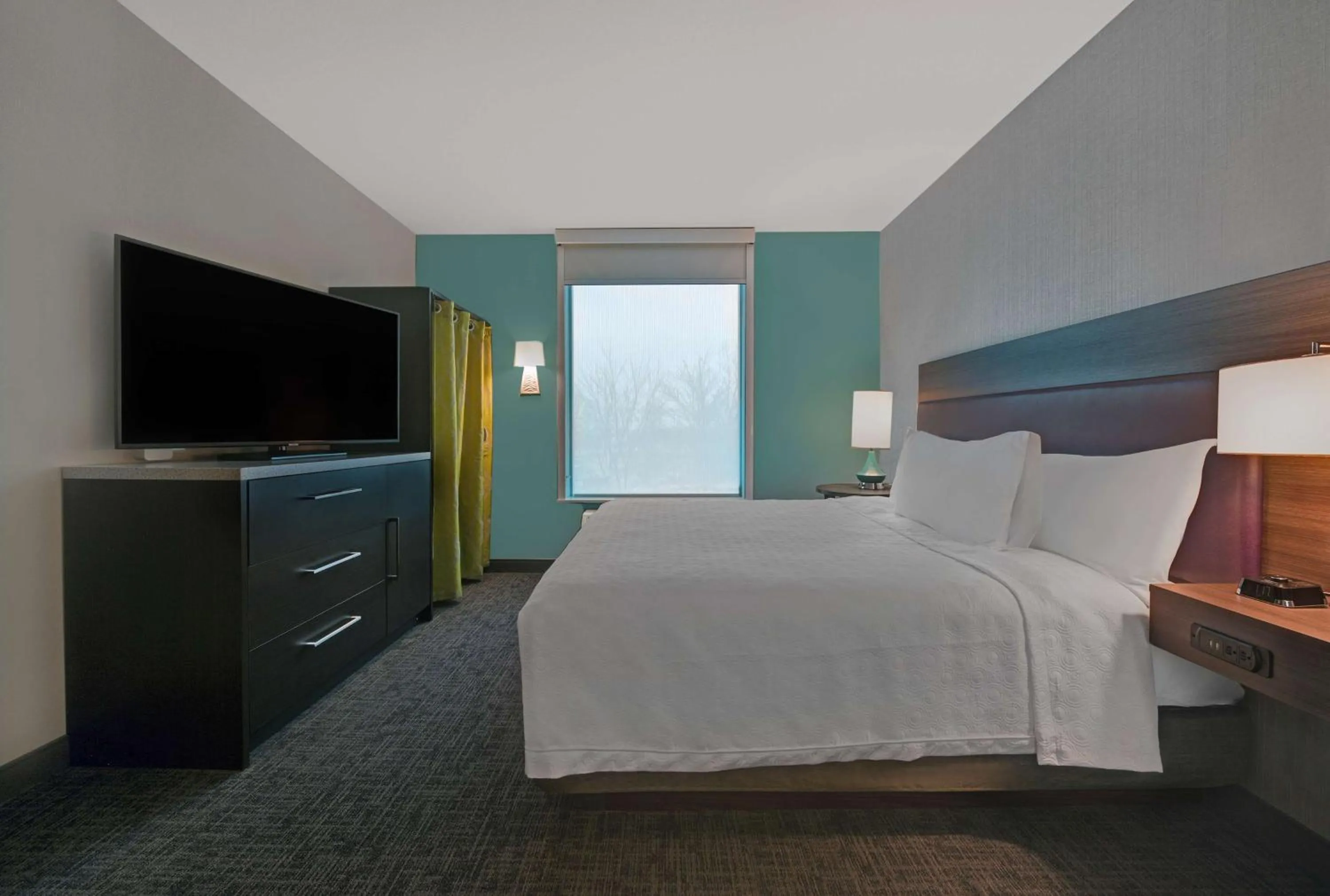 Bed in Home2 Suites By Hilton Memphis Wolfchase Galleria