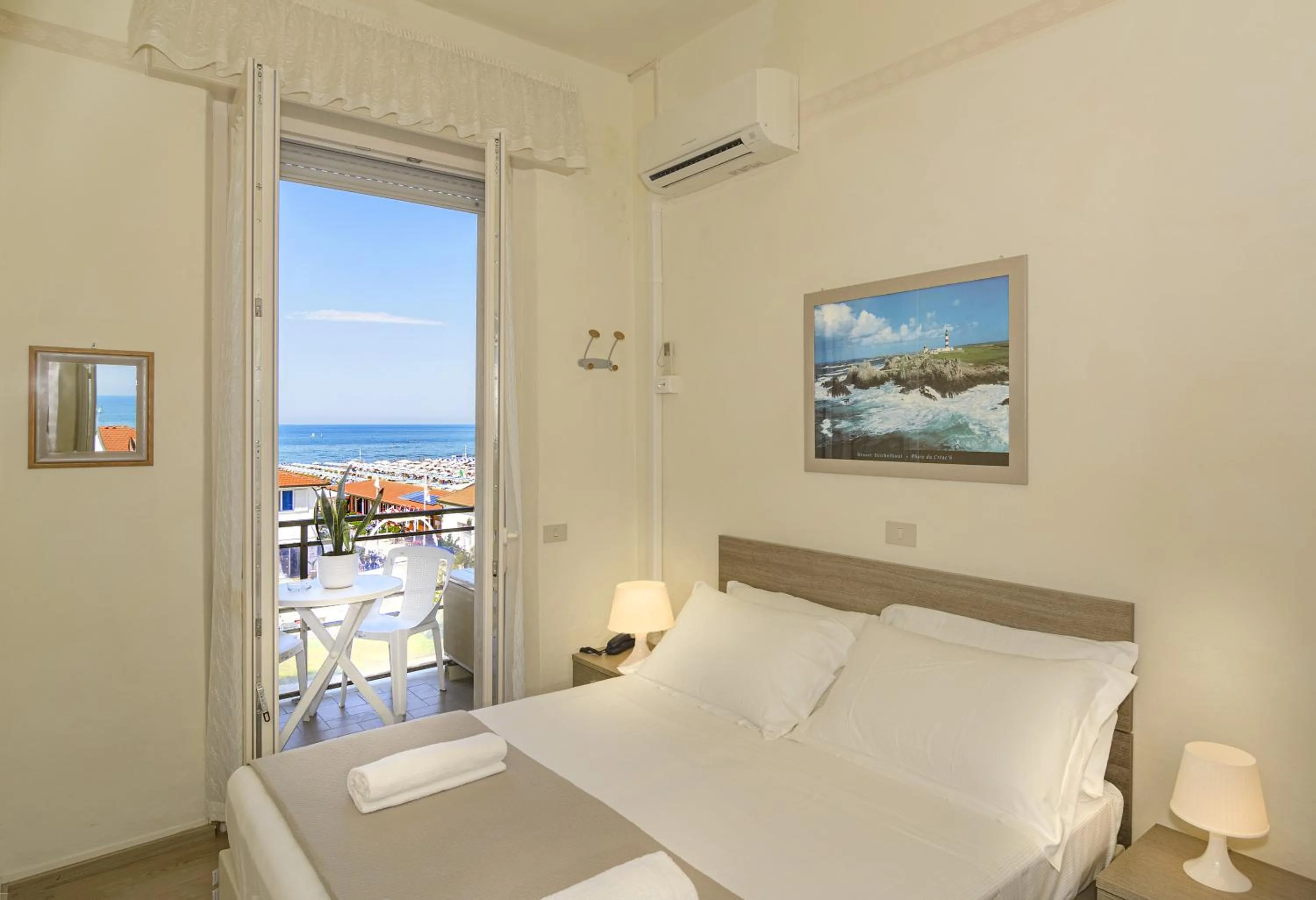  Double Room with Balcony and Sea View in Hotel Lungomare