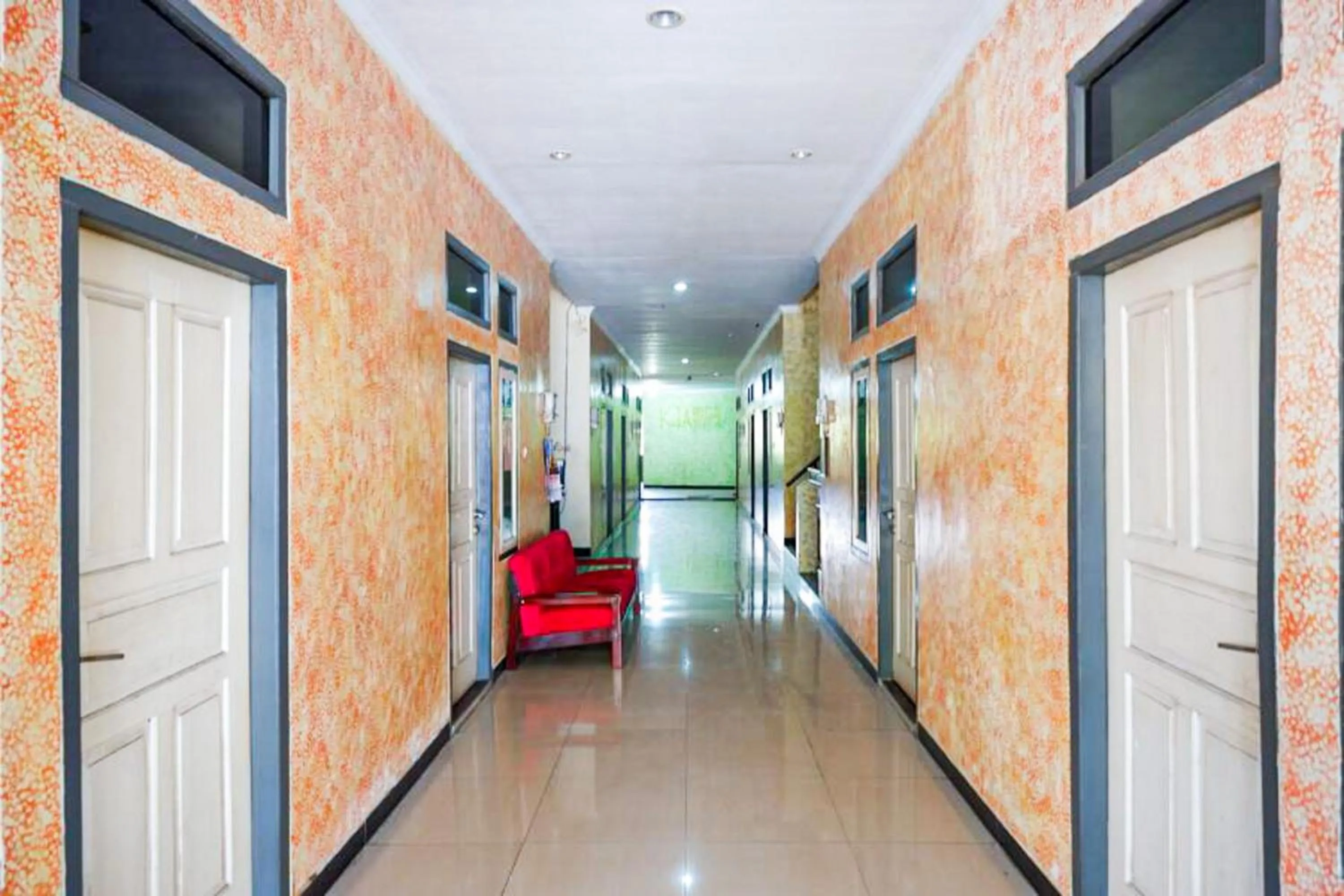 Property building in RedDoorz near GOR Wisanggeni