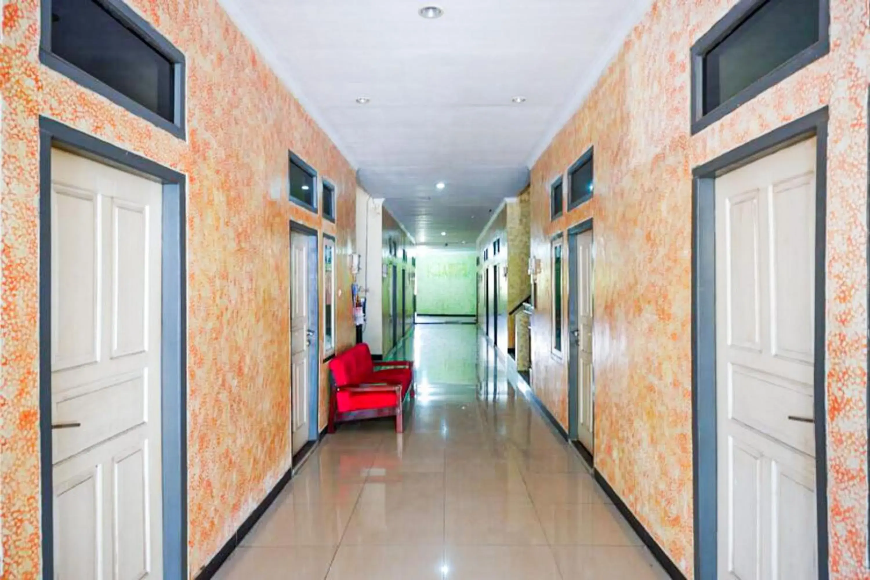 Property building in RedDoorz near GOR Wisanggeni Property building in RedDoorz near GOR Wisanggeni