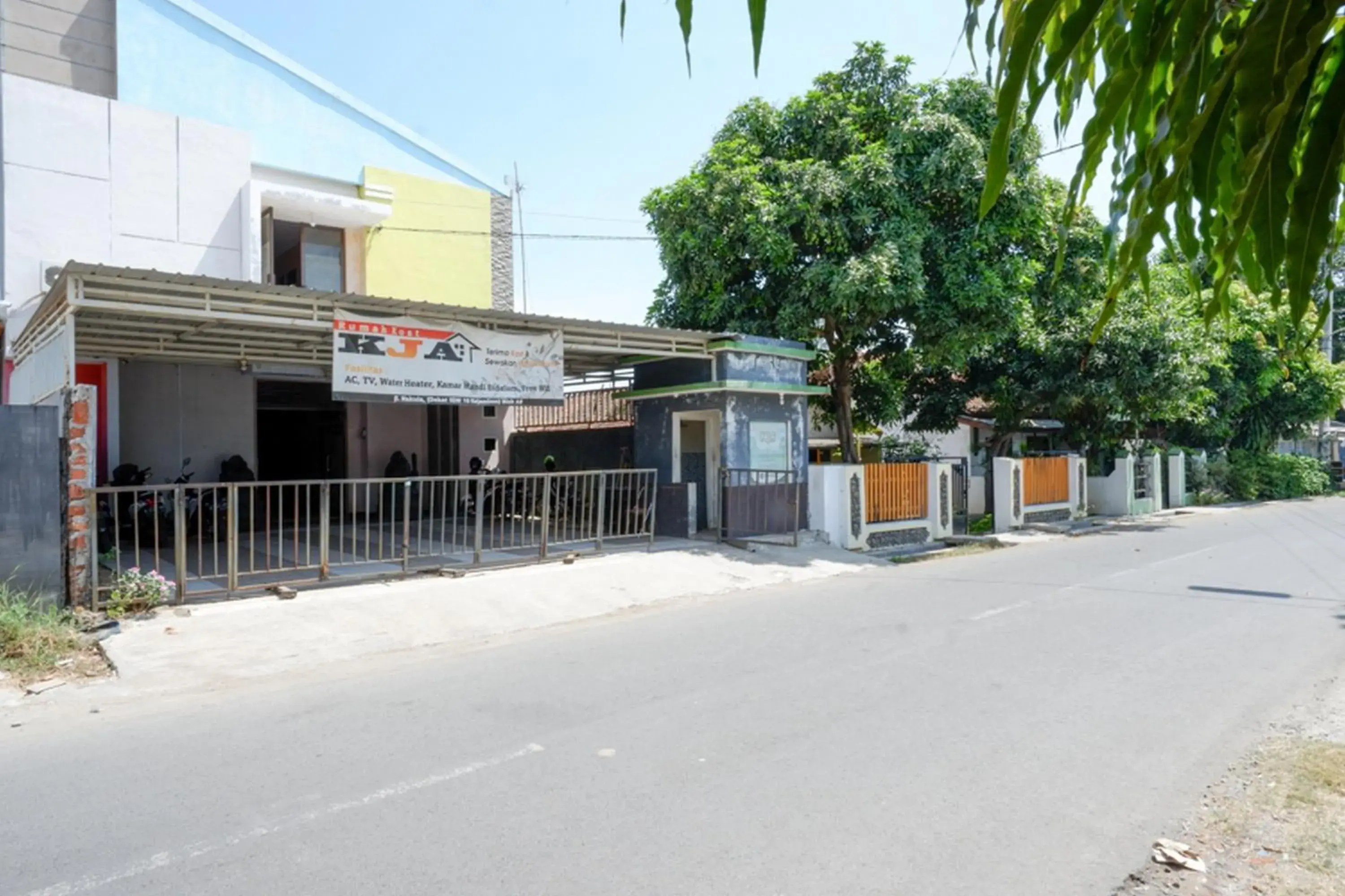 Property building in RedDoorz near GOR Wisanggeni Property building in RedDoorz near GOR Wisanggeni