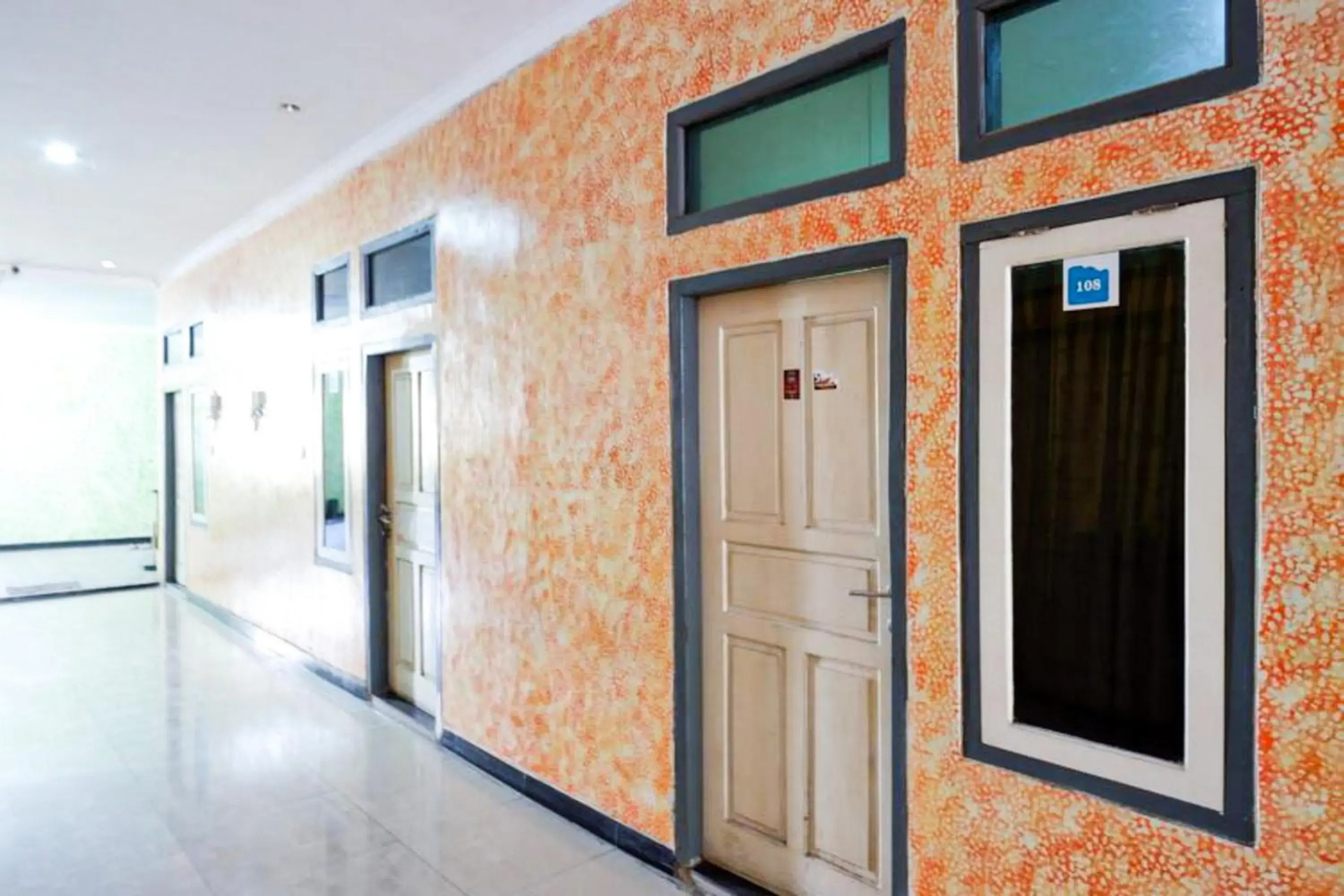 Property building in RedDoorz near GOR Wisanggeni Property building in RedDoorz near GOR Wisanggeni