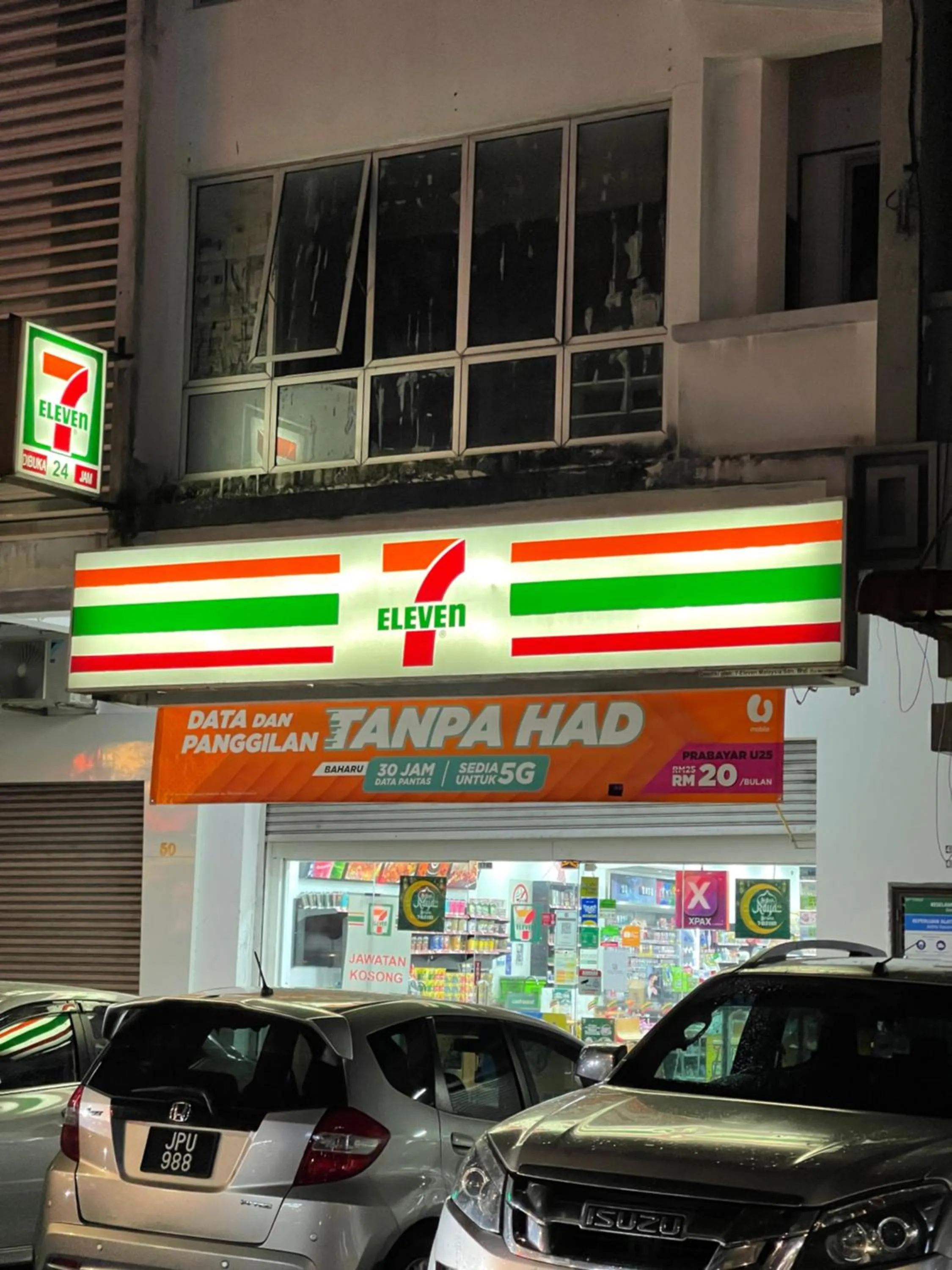 Property building in ZZZ SLEEP MODE CAPSULE