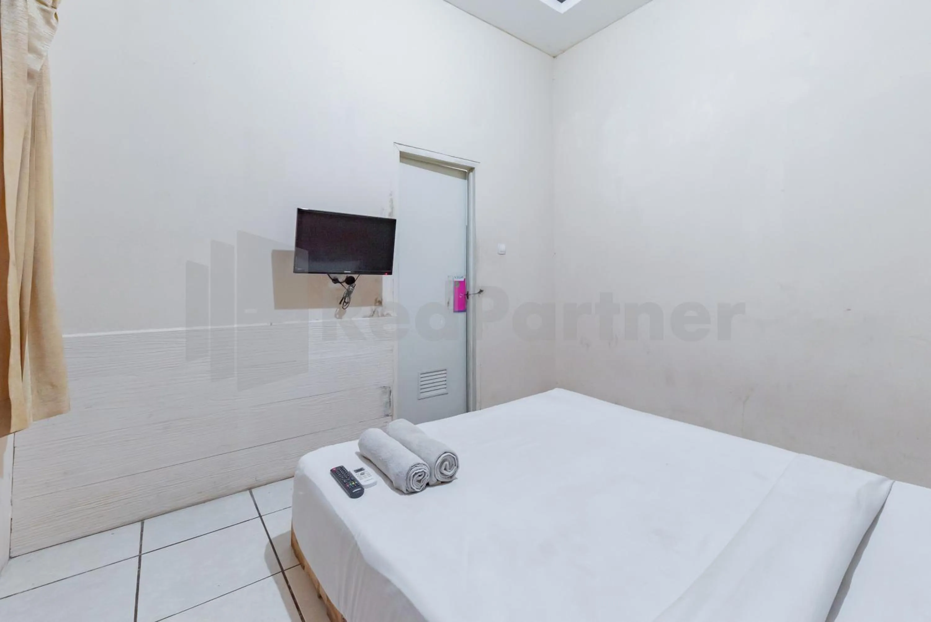 Bed in Wisma Alamanda RedPartner