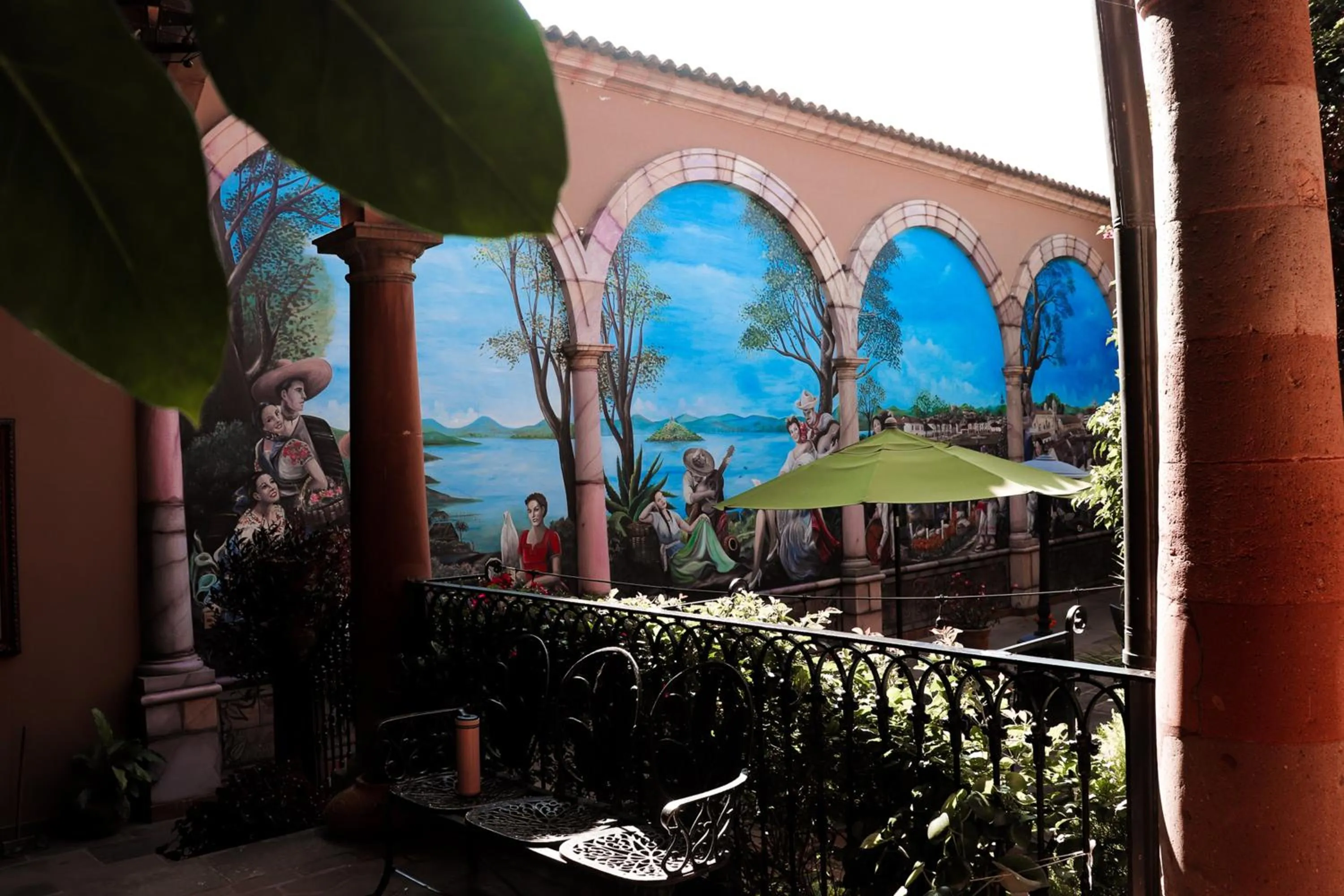 Day in Mansion de los Sueños