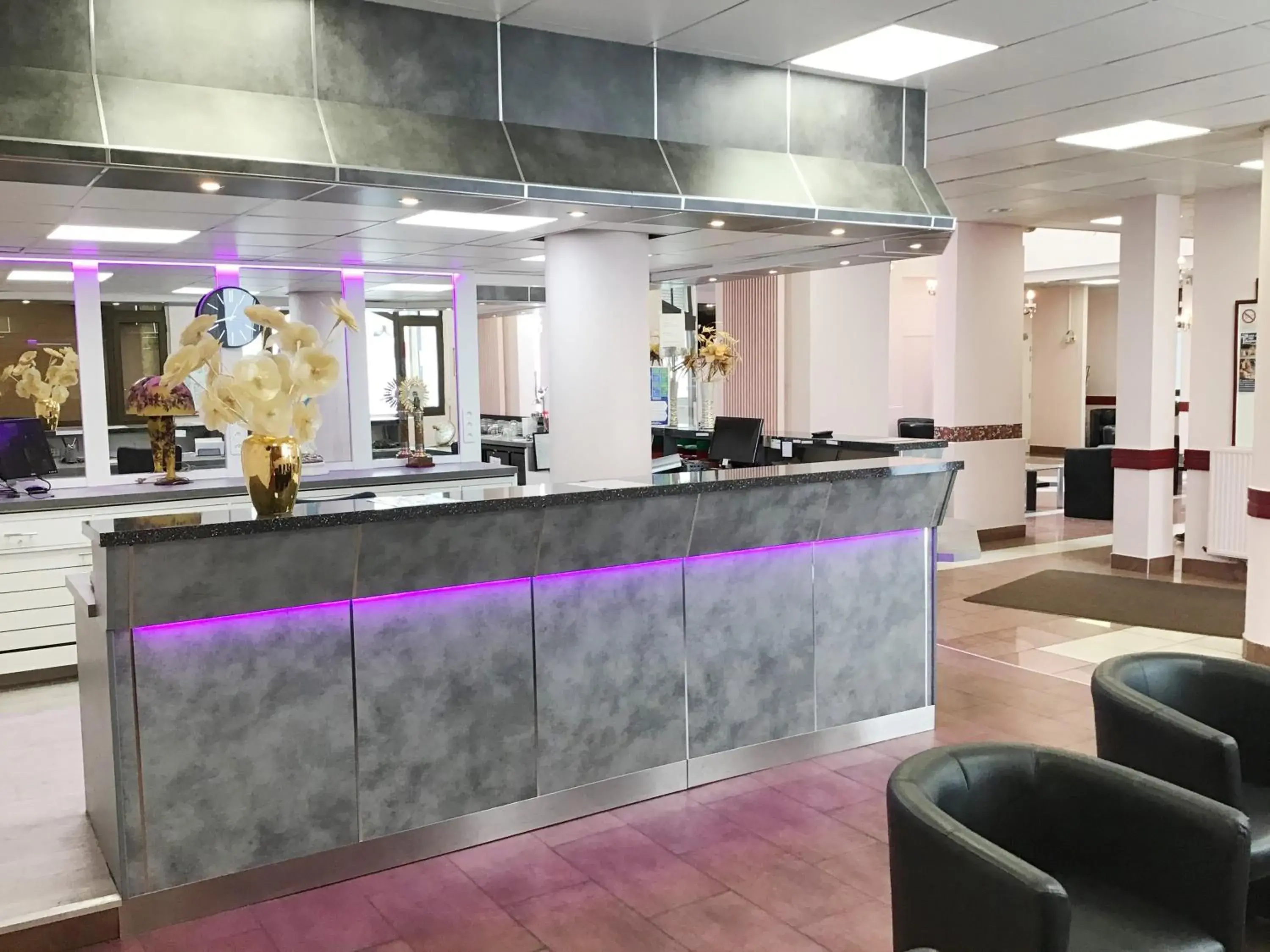 Lobby or reception in Hôtel Angelic Lobby or reception in Hôtel Angelic