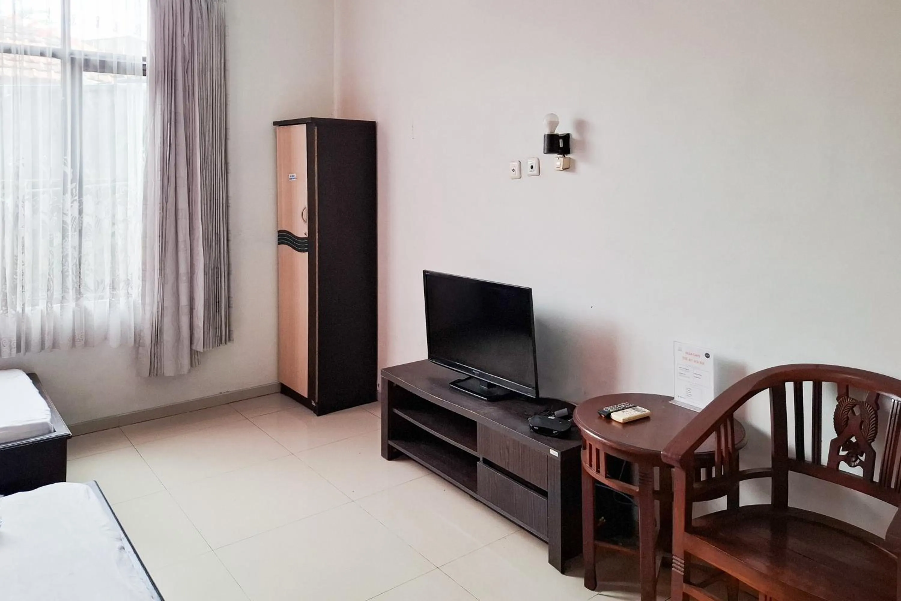 Bedroom in RedDoorz Syariah at Harmoni near Alun Alun Kudus