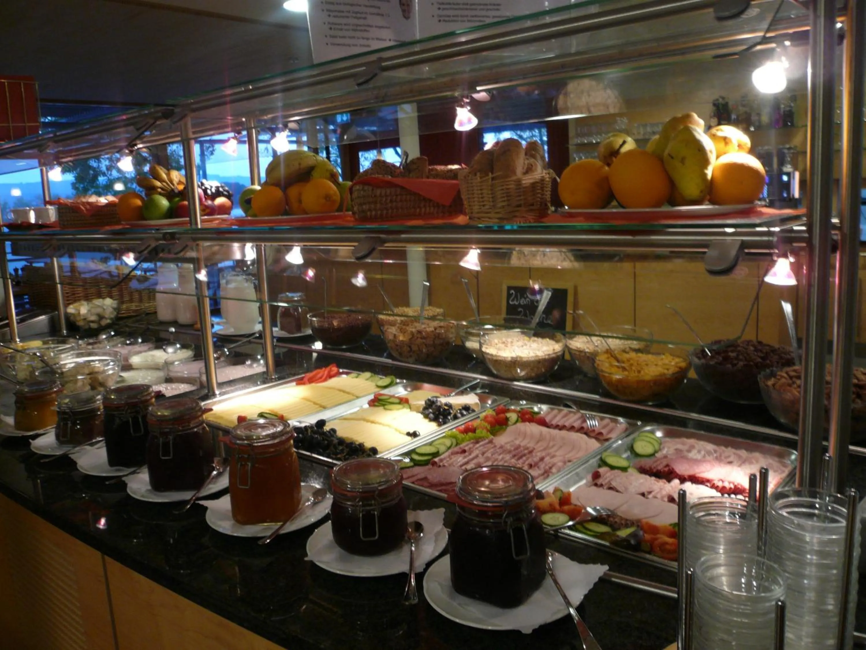 Buffet breakfast in Naturfreundehaus Bodensee
