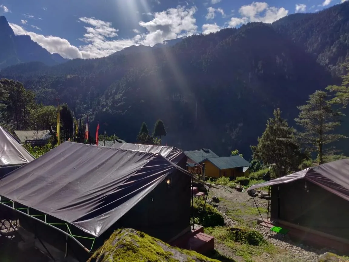 Ourguest Camp Lachung