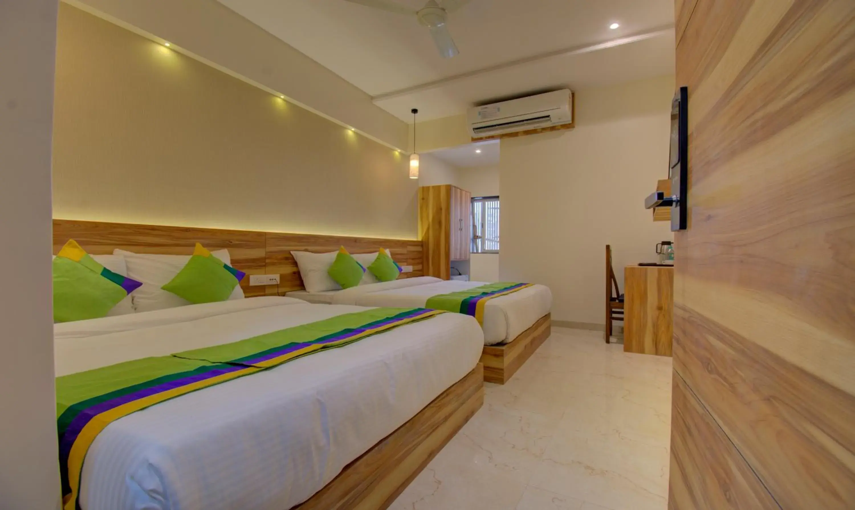 Bed in Hotel Amisha International Bed in Hotel Amisha International