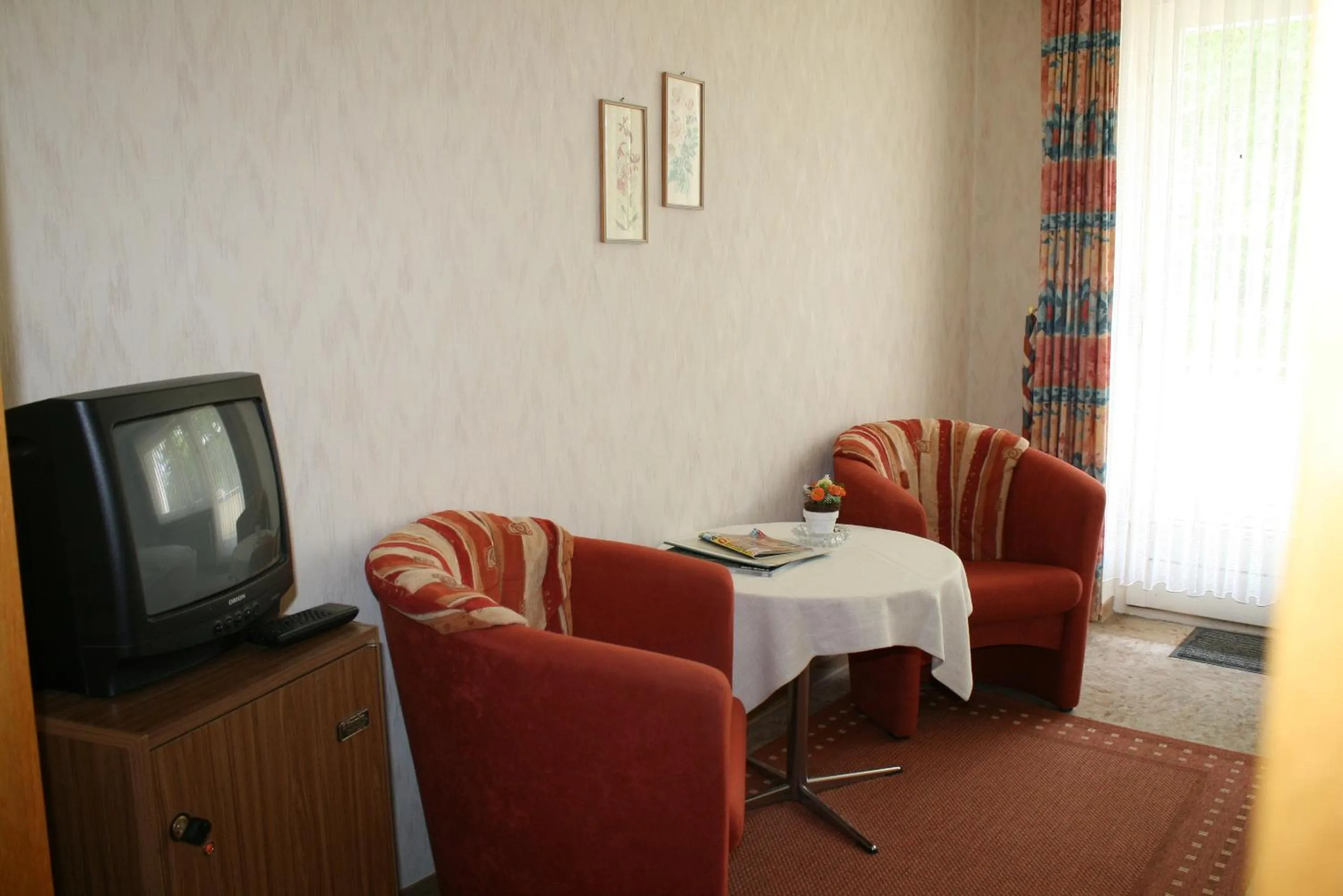 TV and multimedia in Hotel Haus Hellhohl Garni