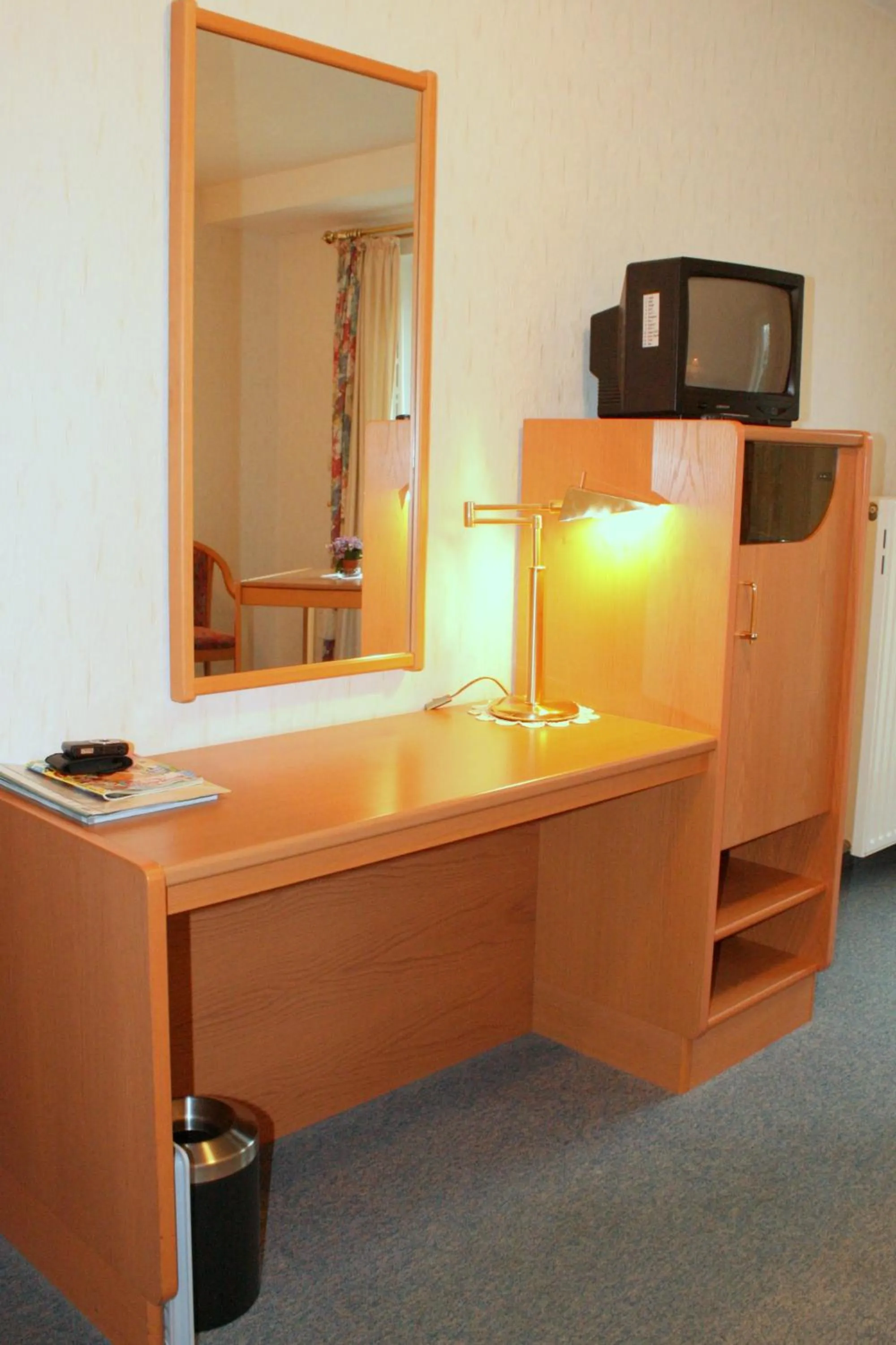 Photo of the whole room in Hotel Haus Hellhohl Garni