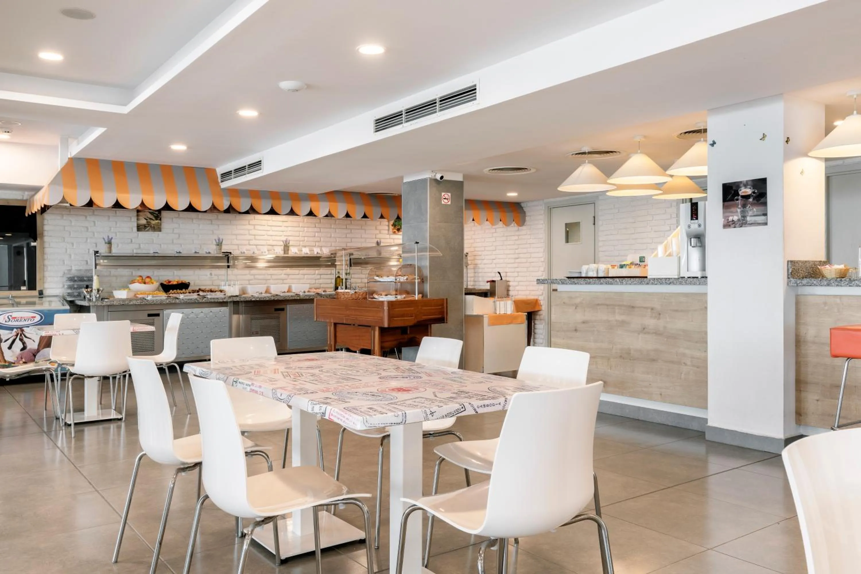 Lounge or bar in AluaSun Helios Beach - All Inclusive