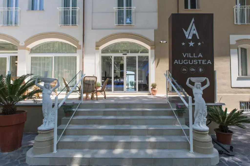Quiet street view in Hotel Villa Augustea