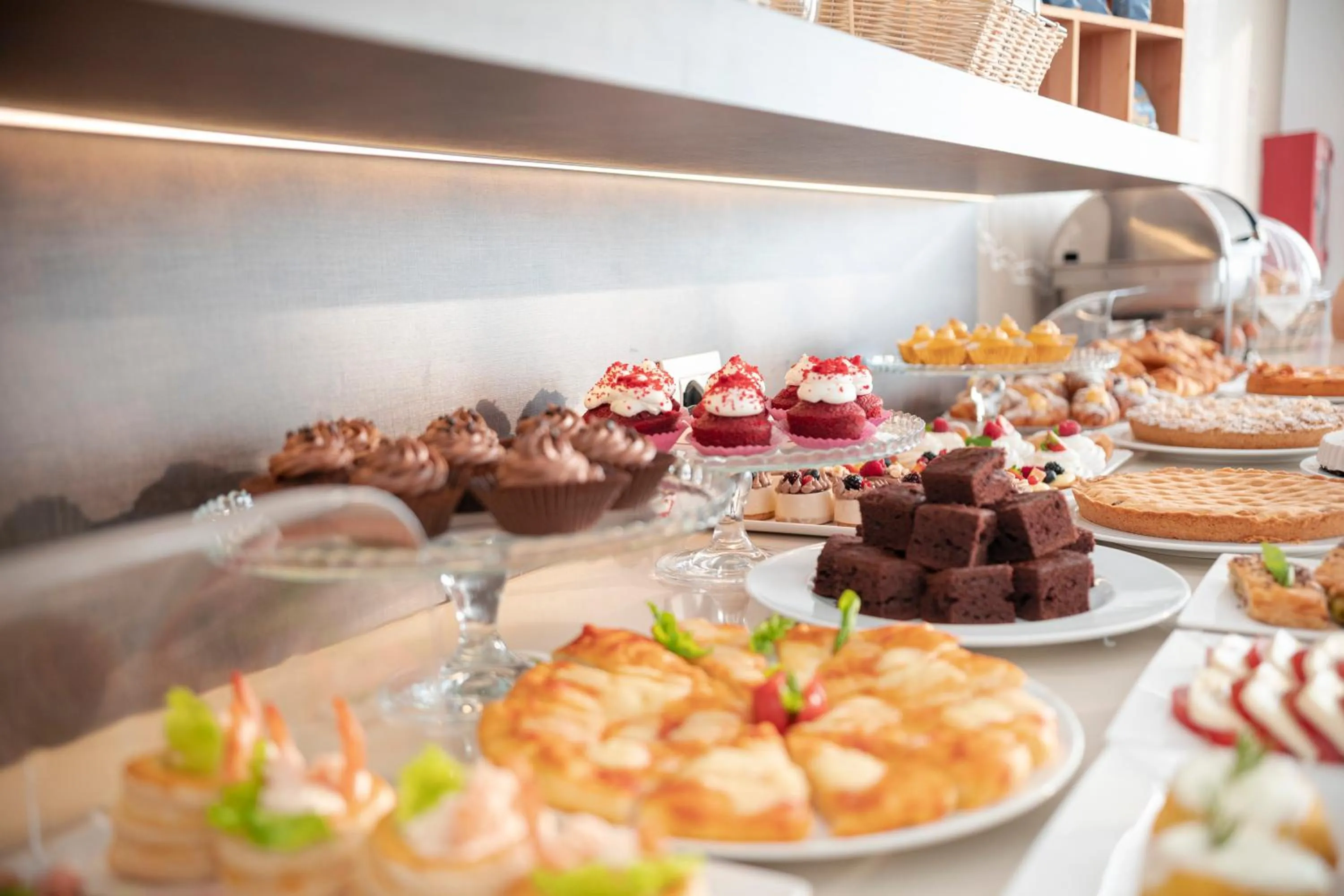 Buffet breakfast in Hotel Villa Augustea