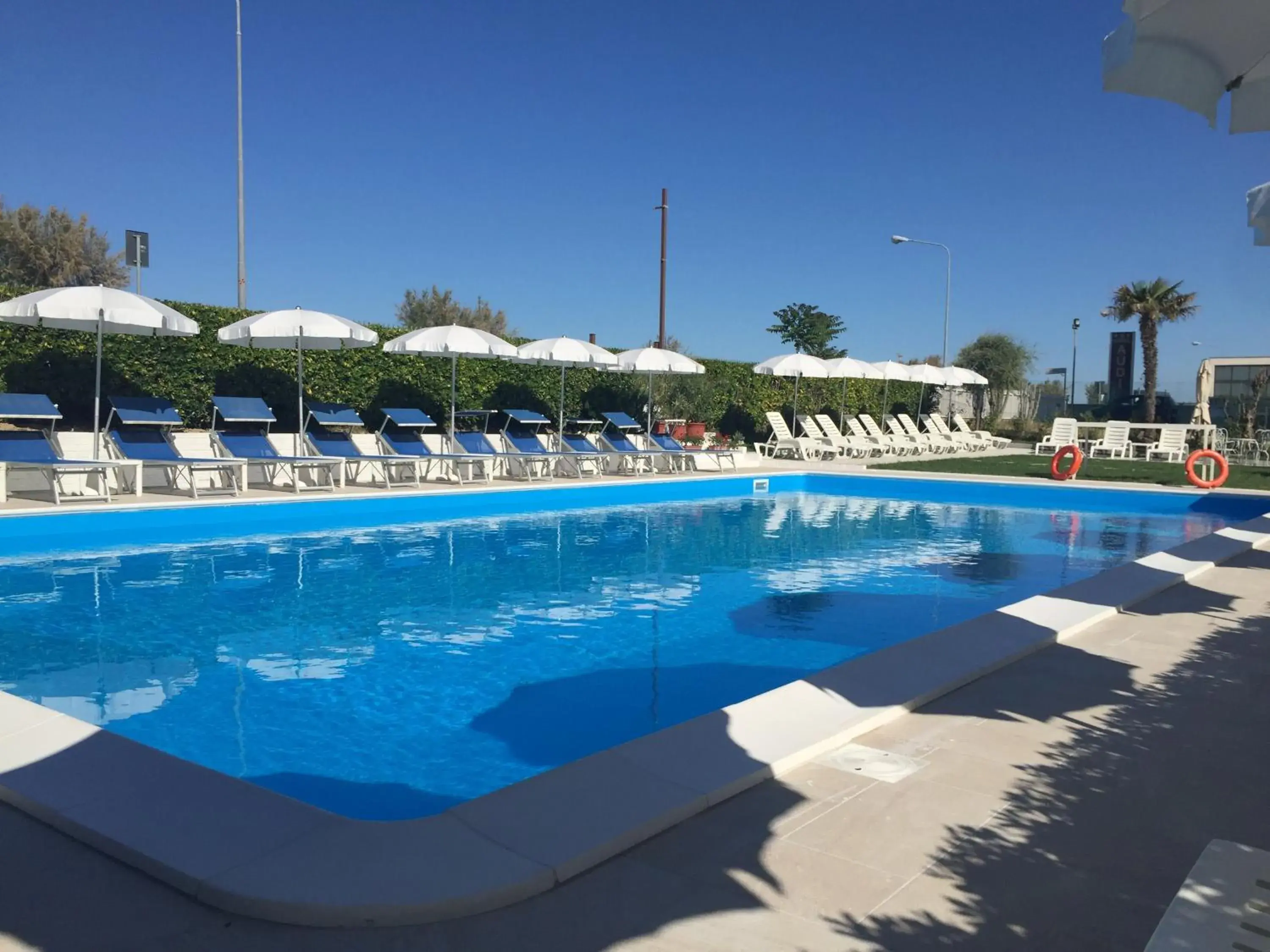 Swimming Pool in Hotel Villa Augustea