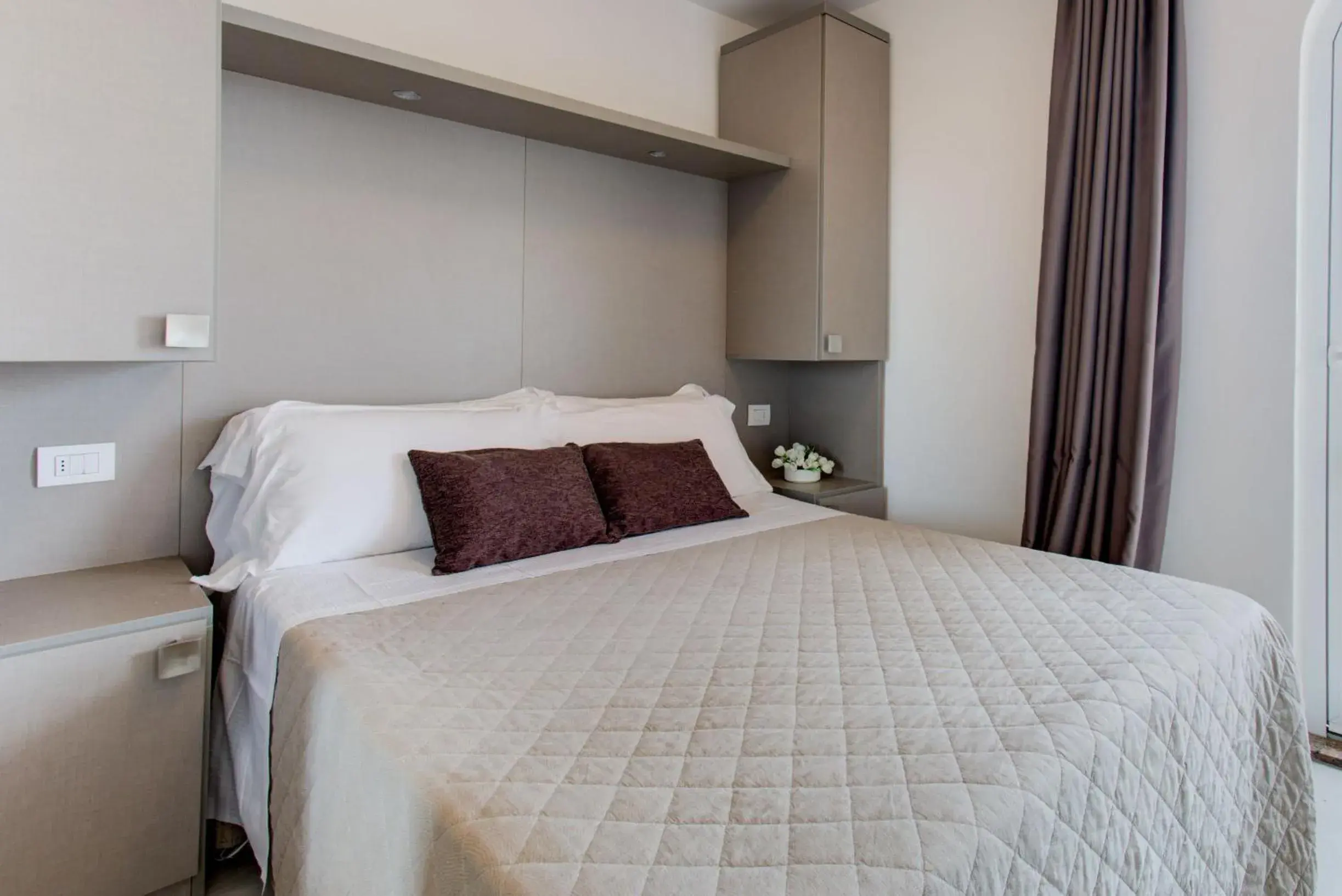 Bedroom, Bed in Hotel Villa Augustea