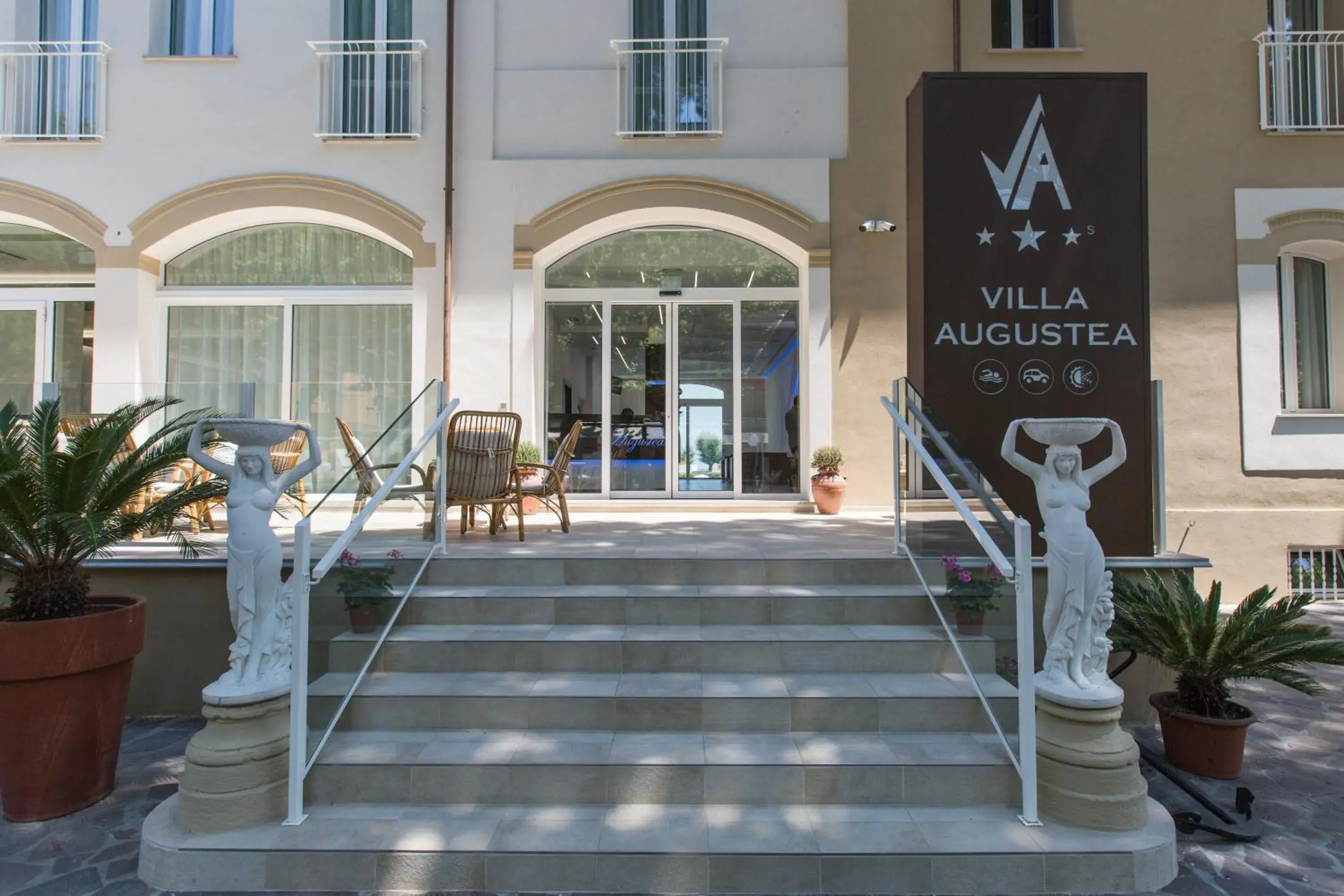 Facade/entrance in Hotel Villa Augustea