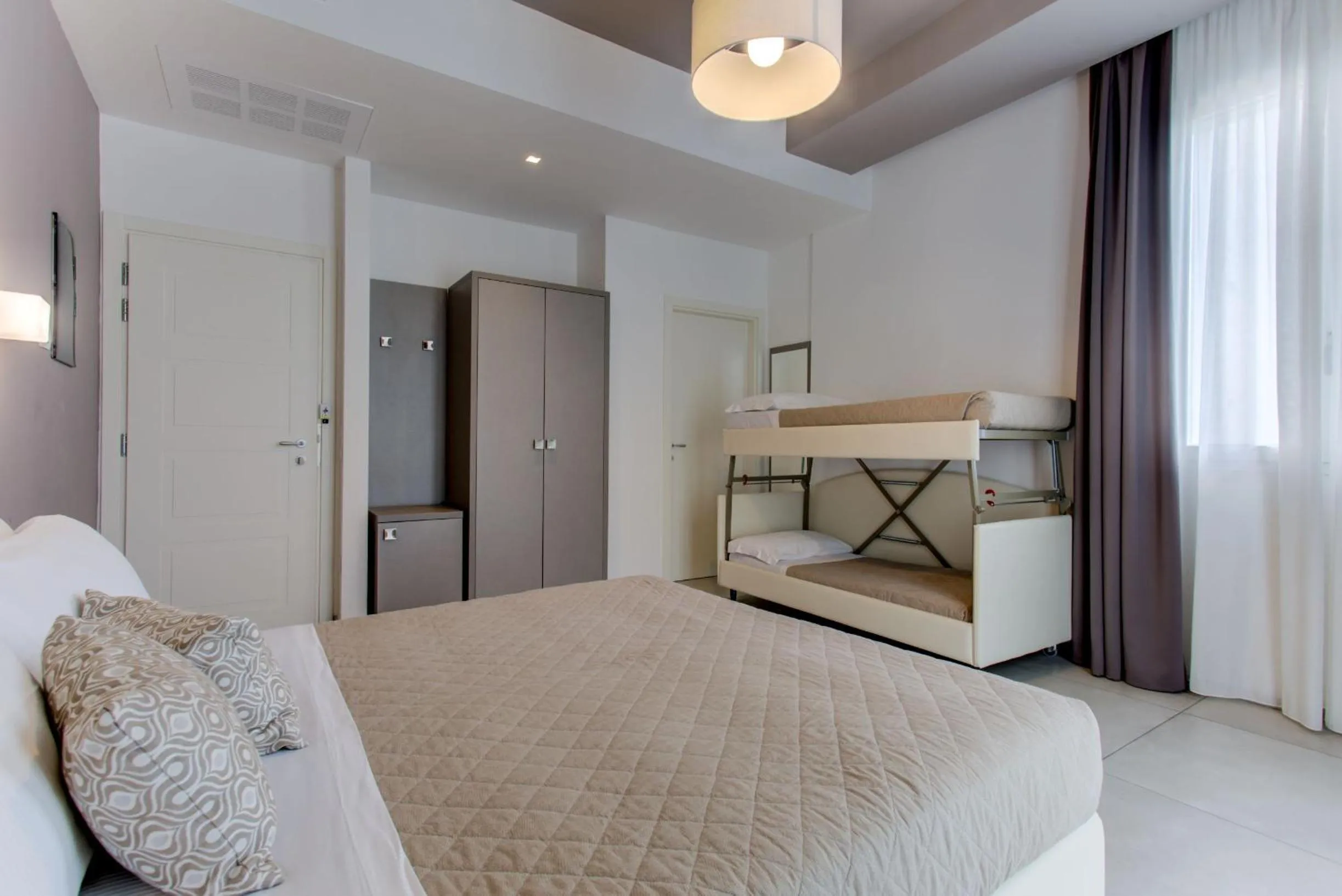 Bedroom, Bed in Hotel Villa Augustea