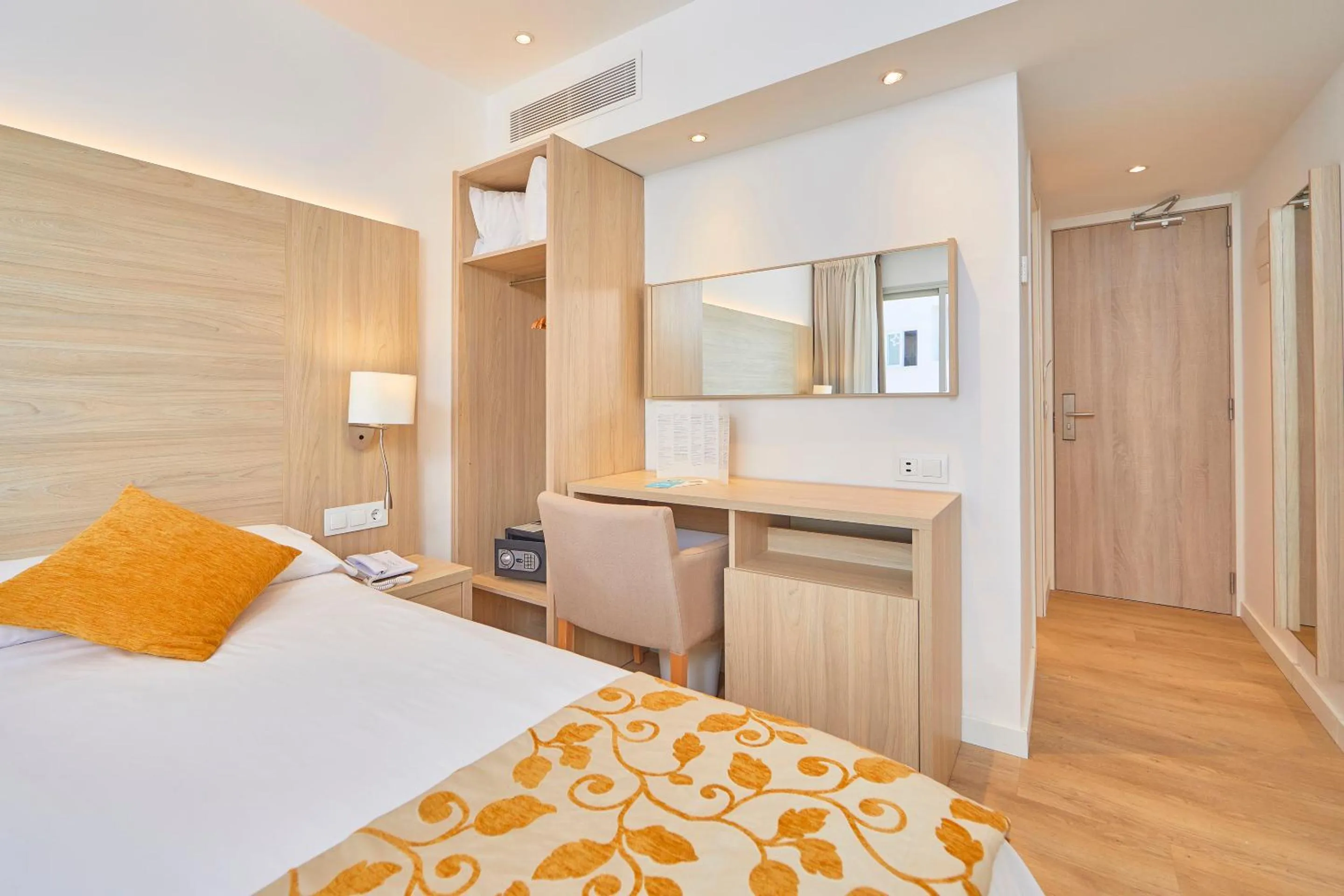 Bed in Hotel Ilusion Moreyo - Adults Only