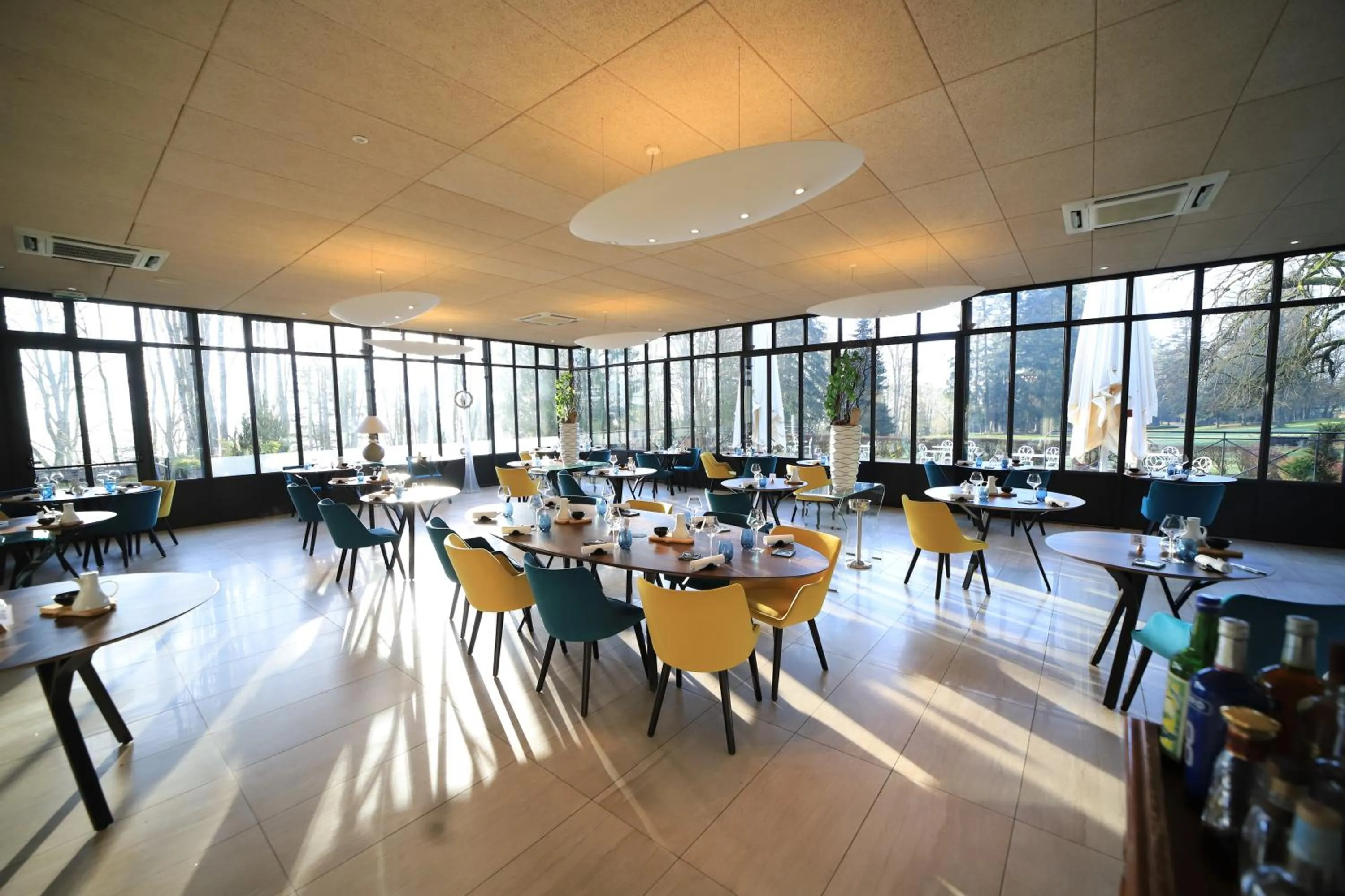 Restaurant/places to eat in Château de La Dame Blanche - Logis