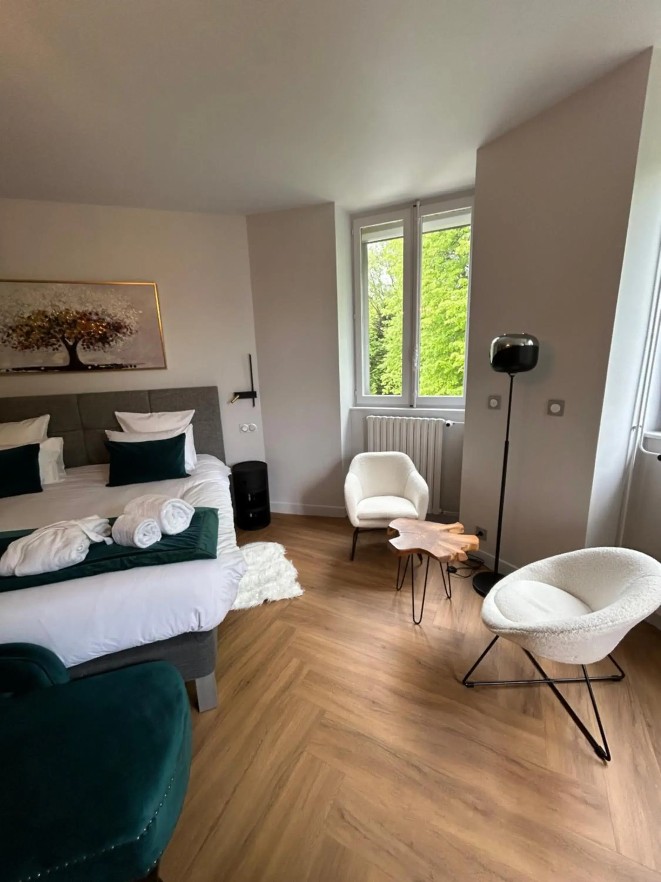 Bed in Château de La Dame Blanche - Logis Bed in Château de La Dame Blanche - Logis