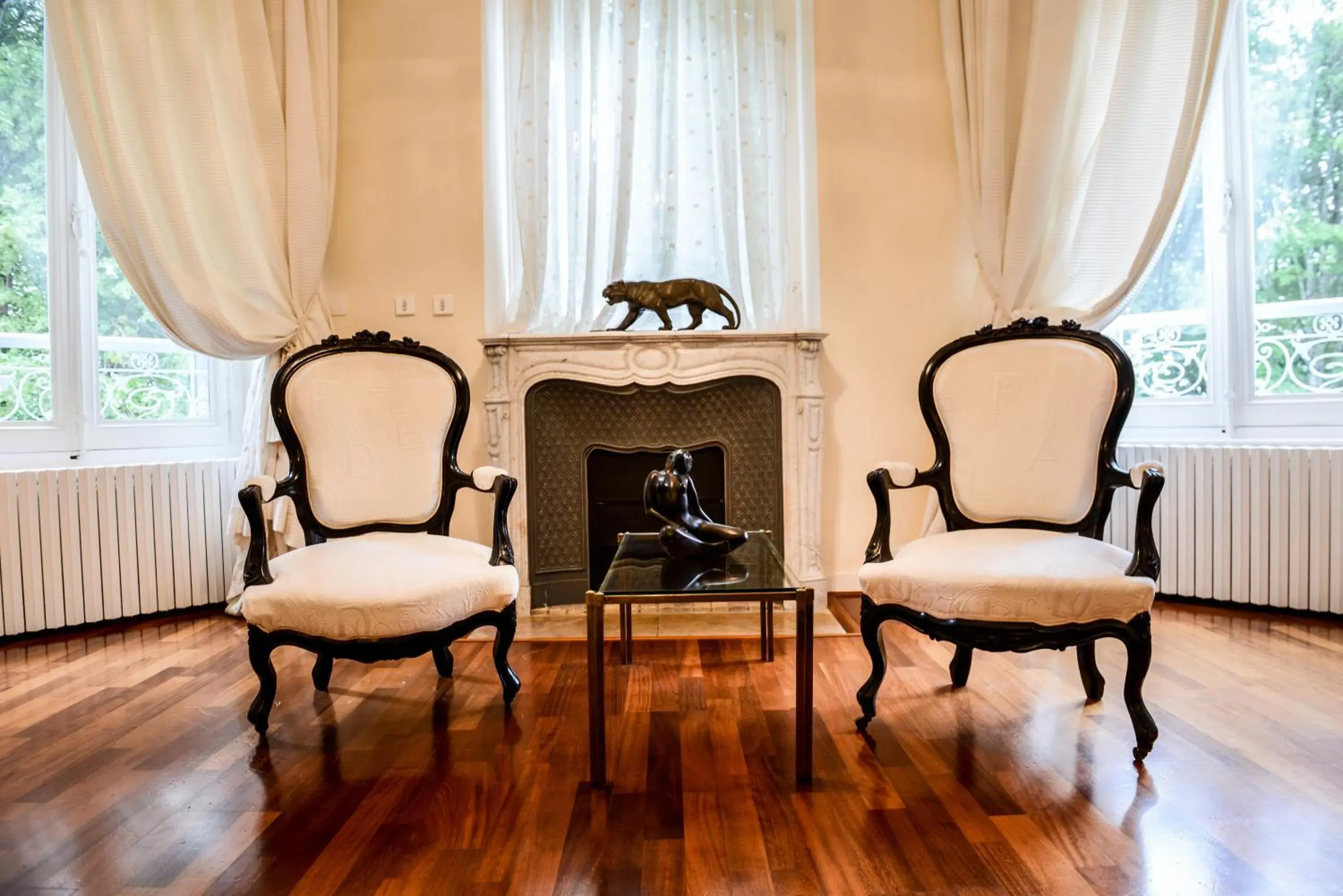 Bedroom in Château de La Dame Blanche - Logis Bedroom in Château de La Dame Blanche - Logis